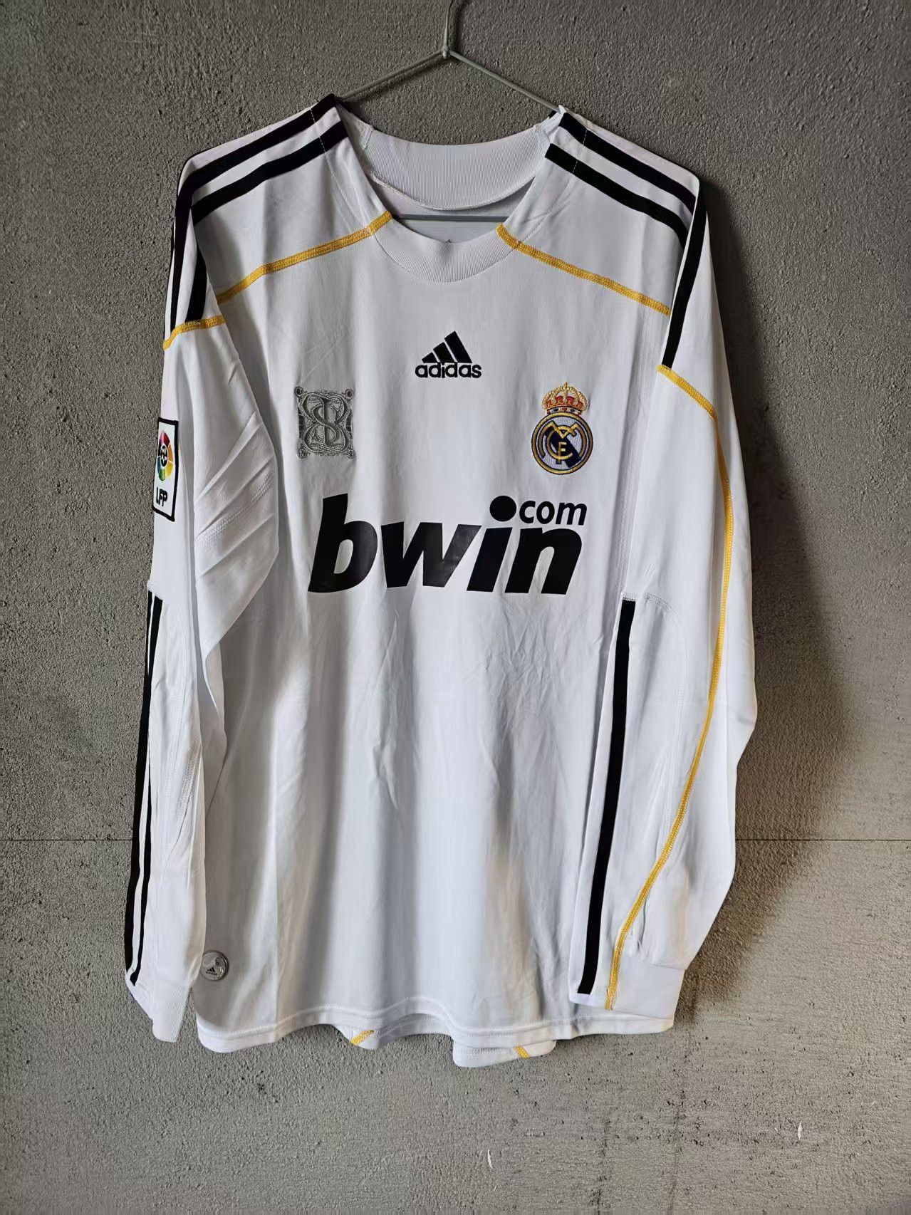 Other 2009 2010 Real Madrid #8 Kaka Jersey Longsleeve Size US L / EU 52-54 / 3 - 2 Thumbnail