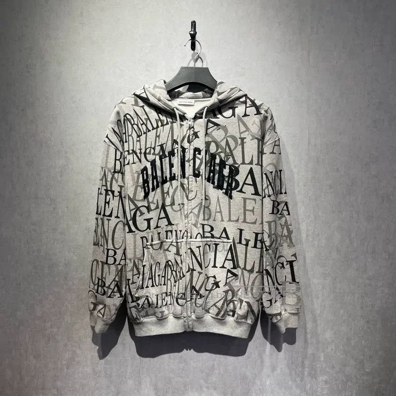 Balenciaga Balenciaga Zip-Up Hoodie with Allover Letter Print Size US XS / EU 42 / 0 - 1 Thumbnail