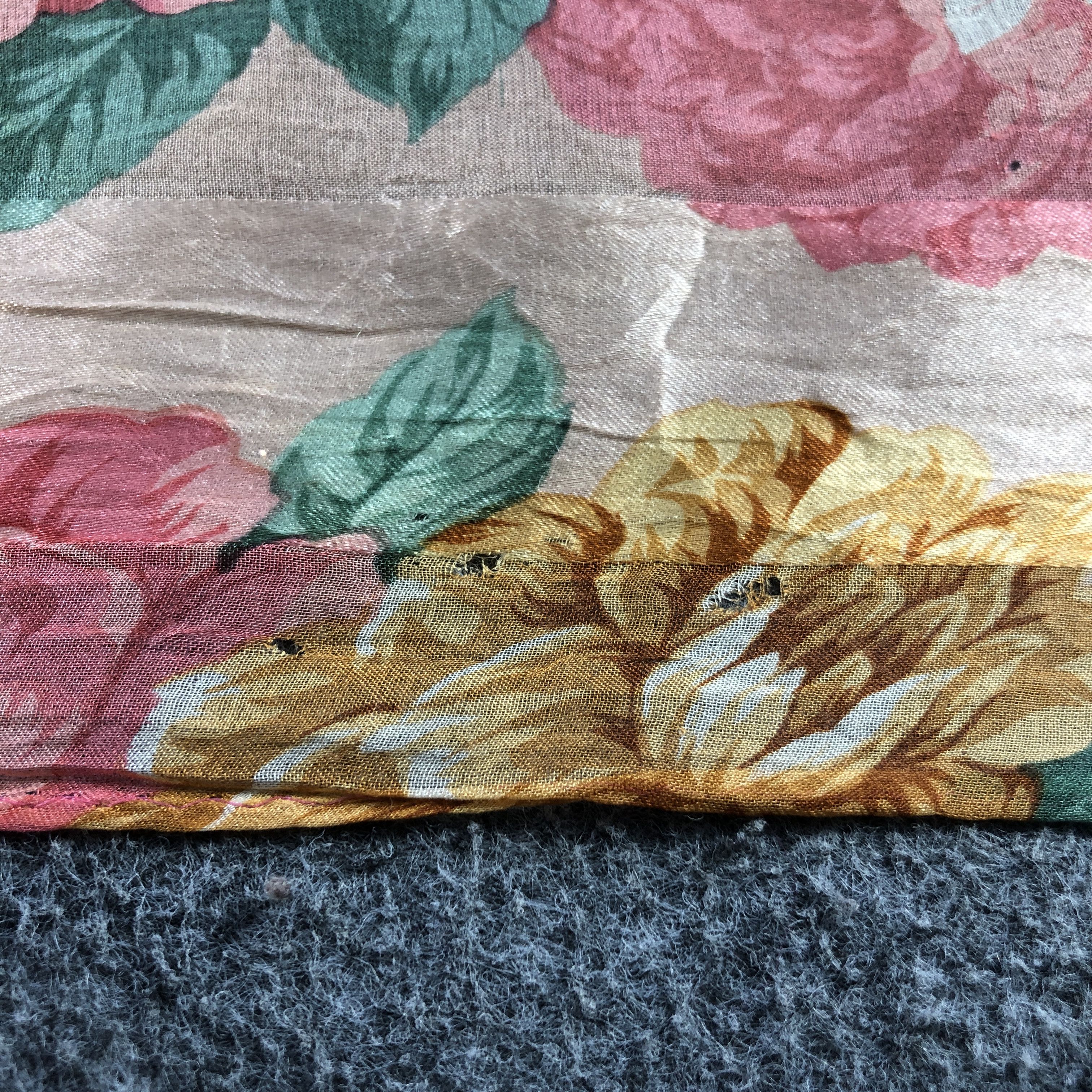 Mario Valentino Mario Valentino Luxury Floral Silk Scarf M1211 Size ONE SIZE - 7 Thumbnail