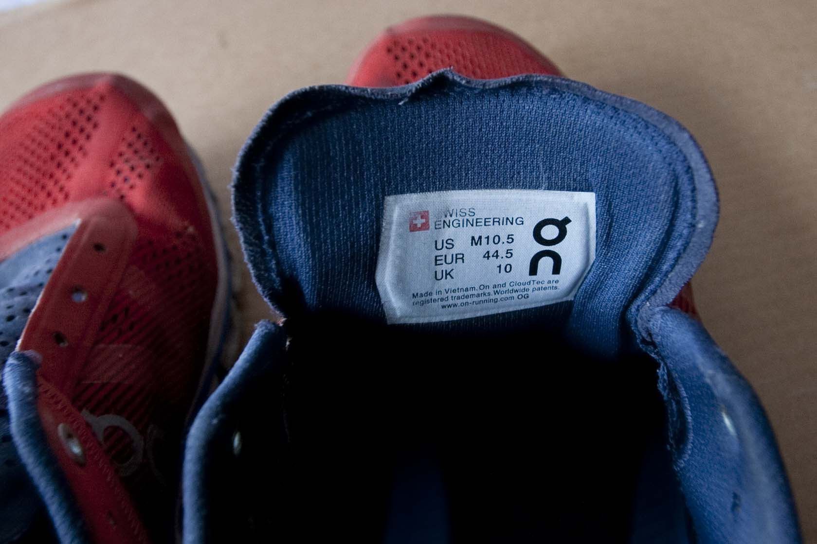On On Cloud Cloudflow Sneaker Shoes Mens Size 10.5 US *NO LACE* Size US 10.5 / EU 43-44 - 4 Thumbnail