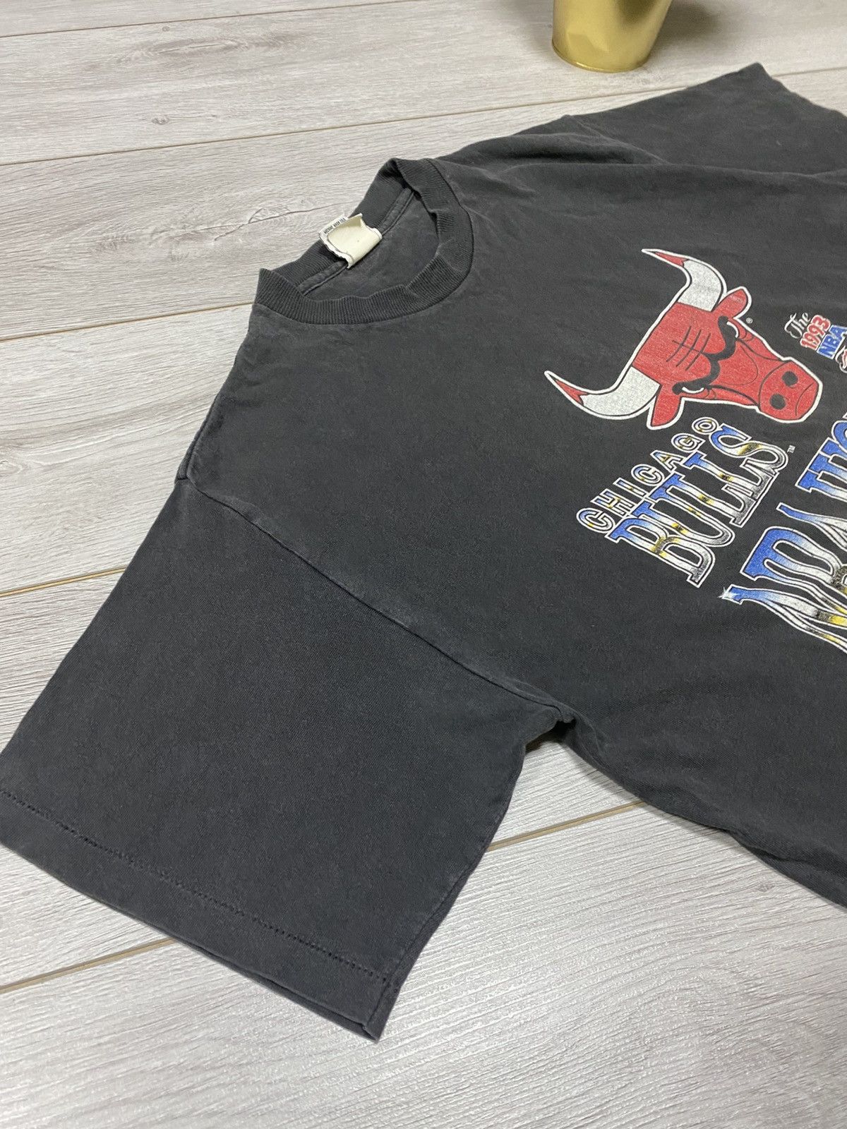 Nutmeg Nutmeg Chicago Bulls USA 90s vintage tee world champions Size US L / EU 52-54 / 3 - 6 Thumbnail