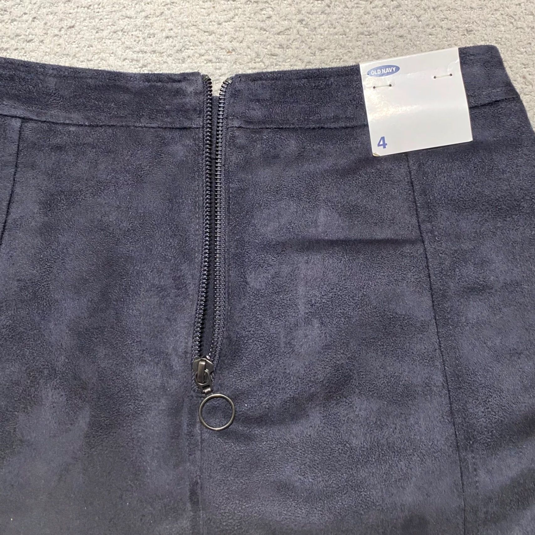 Old Navy NWT Old Navy Womens Skirt Black Velvet Mini Pockets Zip Front Size 4 4 Short XS? Size 27" / US 4 / IT 40 - 7 Thumbnail