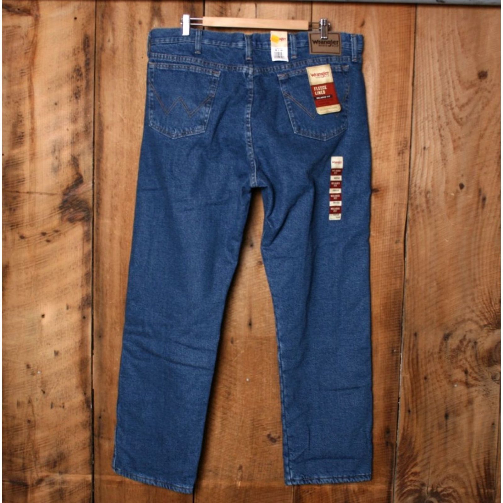 Wrangler Wrangler Rugged Wear Jeans Relaxed 5-Pocket Denim Straight Blue Sz 38x32 Men Regular Lined US 39" Waist Size US 39 - 3 Thumbnail