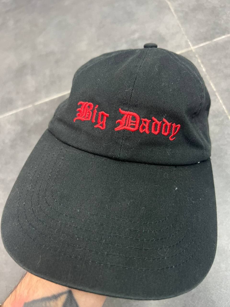 Vetements VETEMENTS AW17’ BIG DADDY LONG BILL HUMOR DAD HAT CAP Size ONE SIZE - 3 Thumbnail
