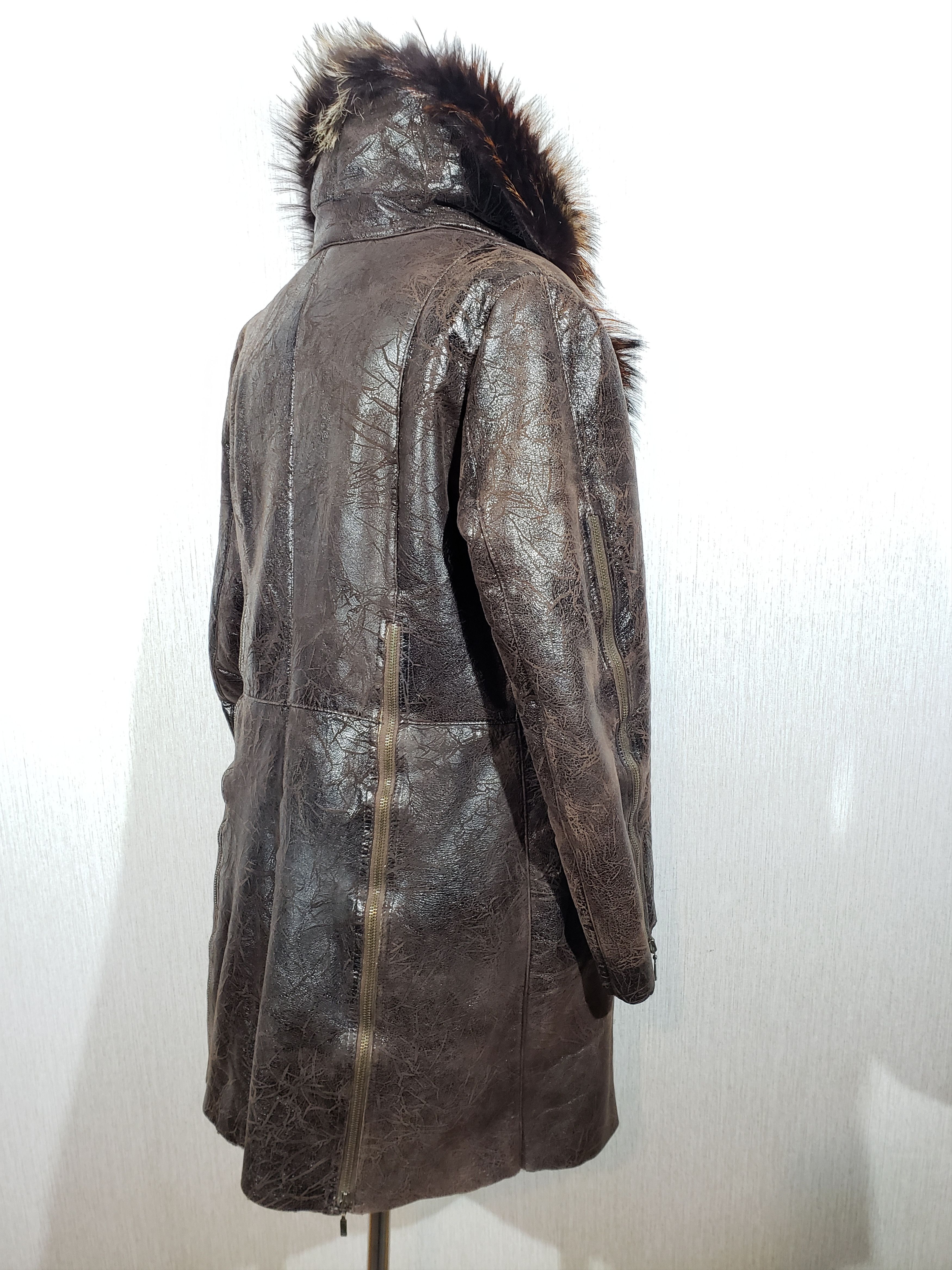 Other Stylish brown sheepskin coat with a warm fluffy collar. Size XL / US 12-14 / IT 48-50 - 5 Thumbnail