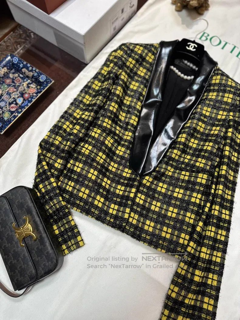 Versace Versace Gold buckle logo tweed small fragrant jacket Size XS / US 0-2 / IT 36-38 - 5 Thumbnail