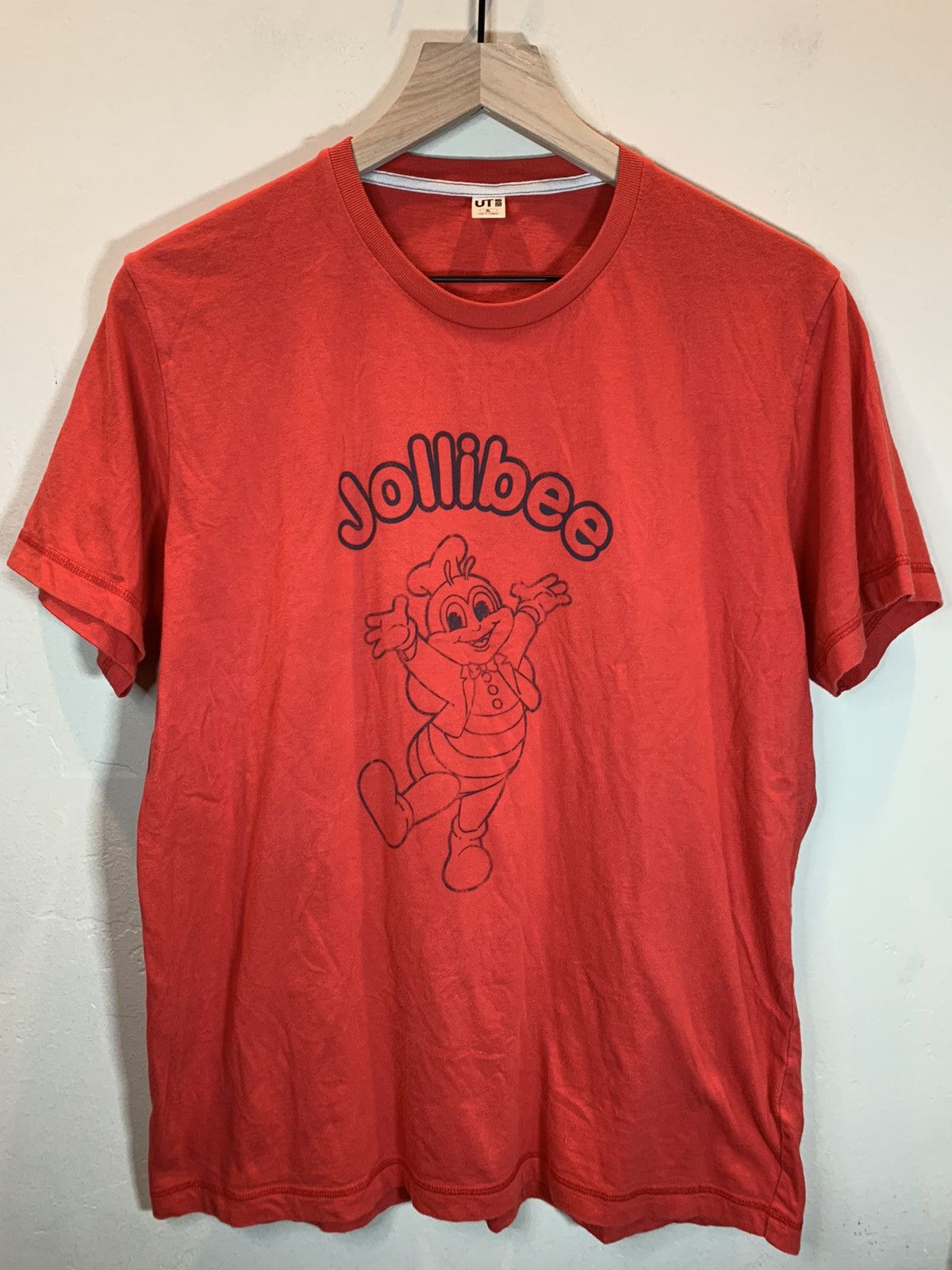 Uniqlo *RARE* Jollibee x Uniqlo Art Rare Restaurant Promo T-Shirt Size US XL / EU 56 / 4 - 1 Thumbnail