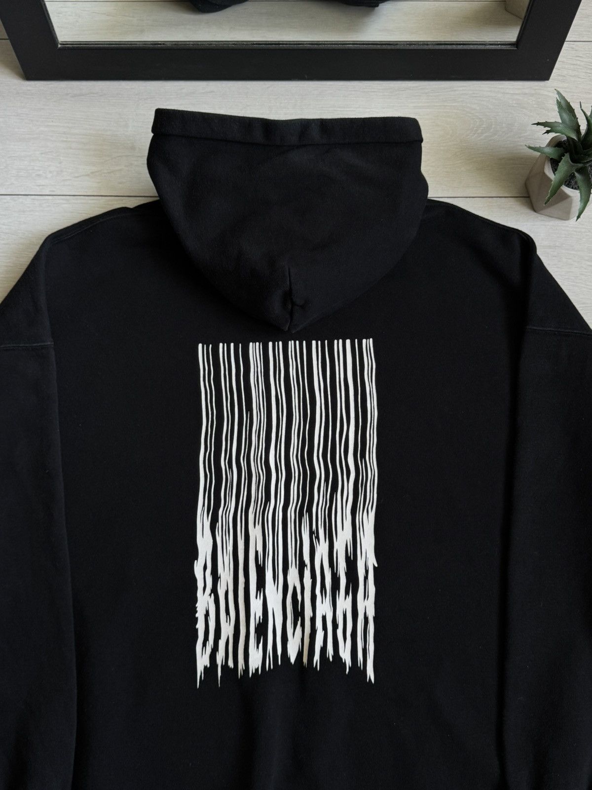 Balenciaga Balenciaga Unifit Barcode Logo Ovesized Hoodie Size US L / EU 52-54 / 3 - 5 Thumbnail