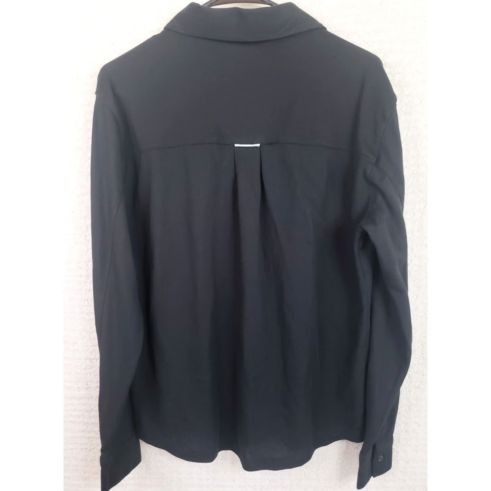 Fabletics Fabletics Button-Up Shirt Black Knit Cotton Blend Long Sleeve Collared Logo Pocket Casual Workwear Country China Men M Regular Width: N/A Size US M / EU 48-50 / 2 - 5 Thumbnail