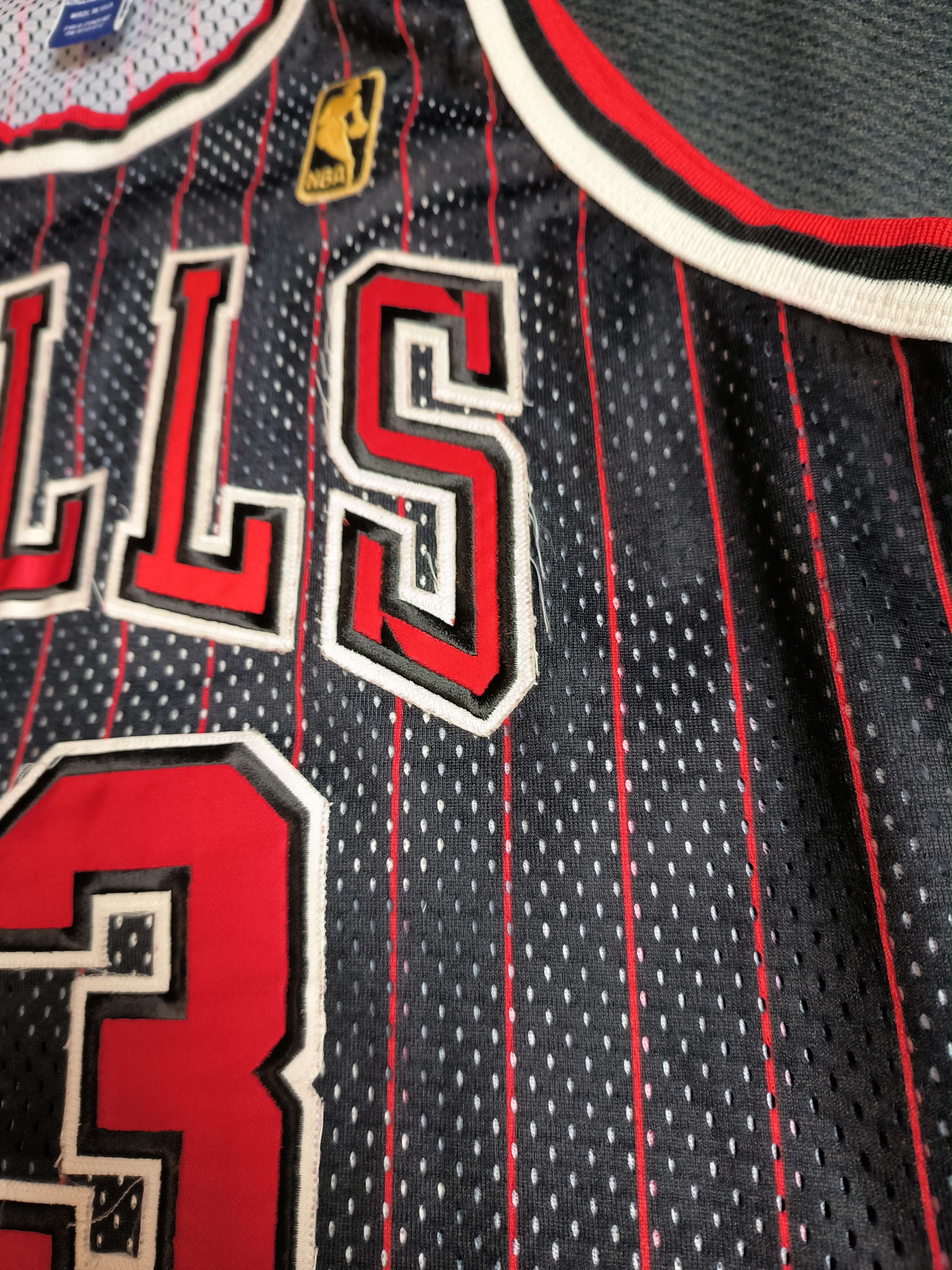 Champion Chicago Bulls M.Jordan Gold Logo Authentic NBA jersey sz 44 Size US L / EU 52-54 / 3 - 6 Thumbnail