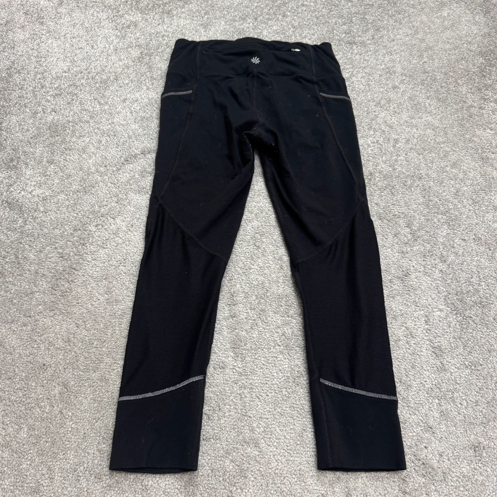 Athleta ATHLETA Cropped Leggings Womens Small Black Active Yoga with Zip Pockets Size 28" / US 6 / IT 42 - 2 Thumbnail