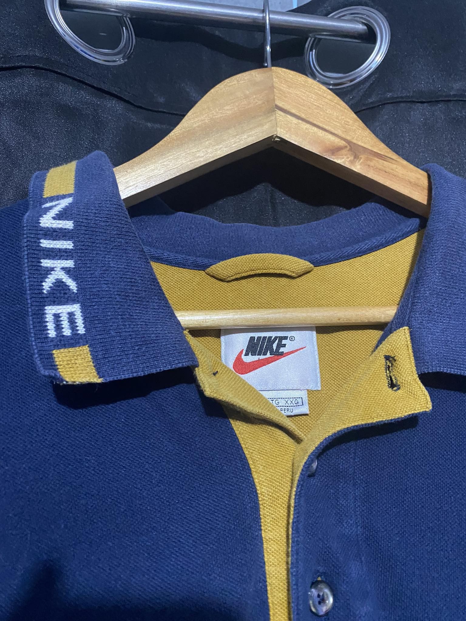 Nike Vintage Nike Swoosh 90s Short Sleeves Polo Shirt Size US XXL / EU 58 / 5 - 3 Thumbnail