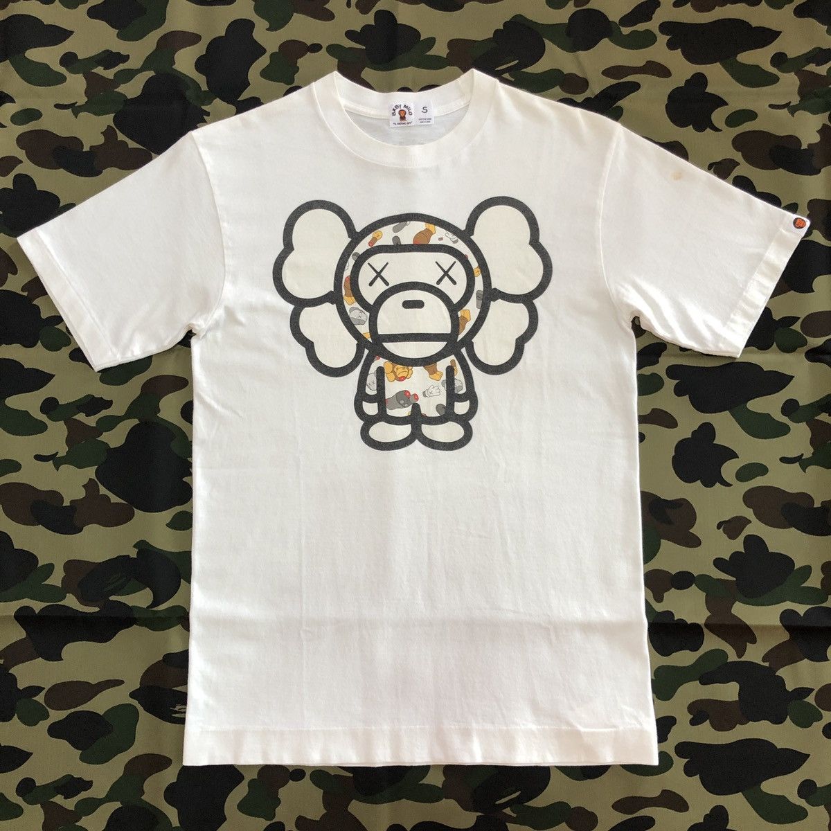Bape × Kaws Bape X Kaws Baby Milo Tee Size US S / EU 44-46 / 1 - 1 Thumbnail
