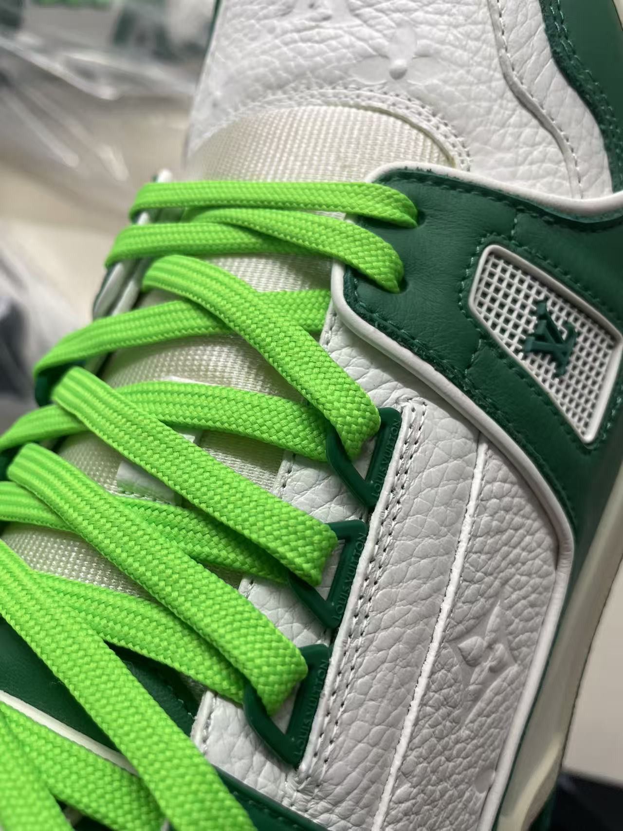 Louis Vuitton Louis Vuitton Green & White Leather Trainer Sneakers Size US 9 / IT 39 - 15 Thumbnail
