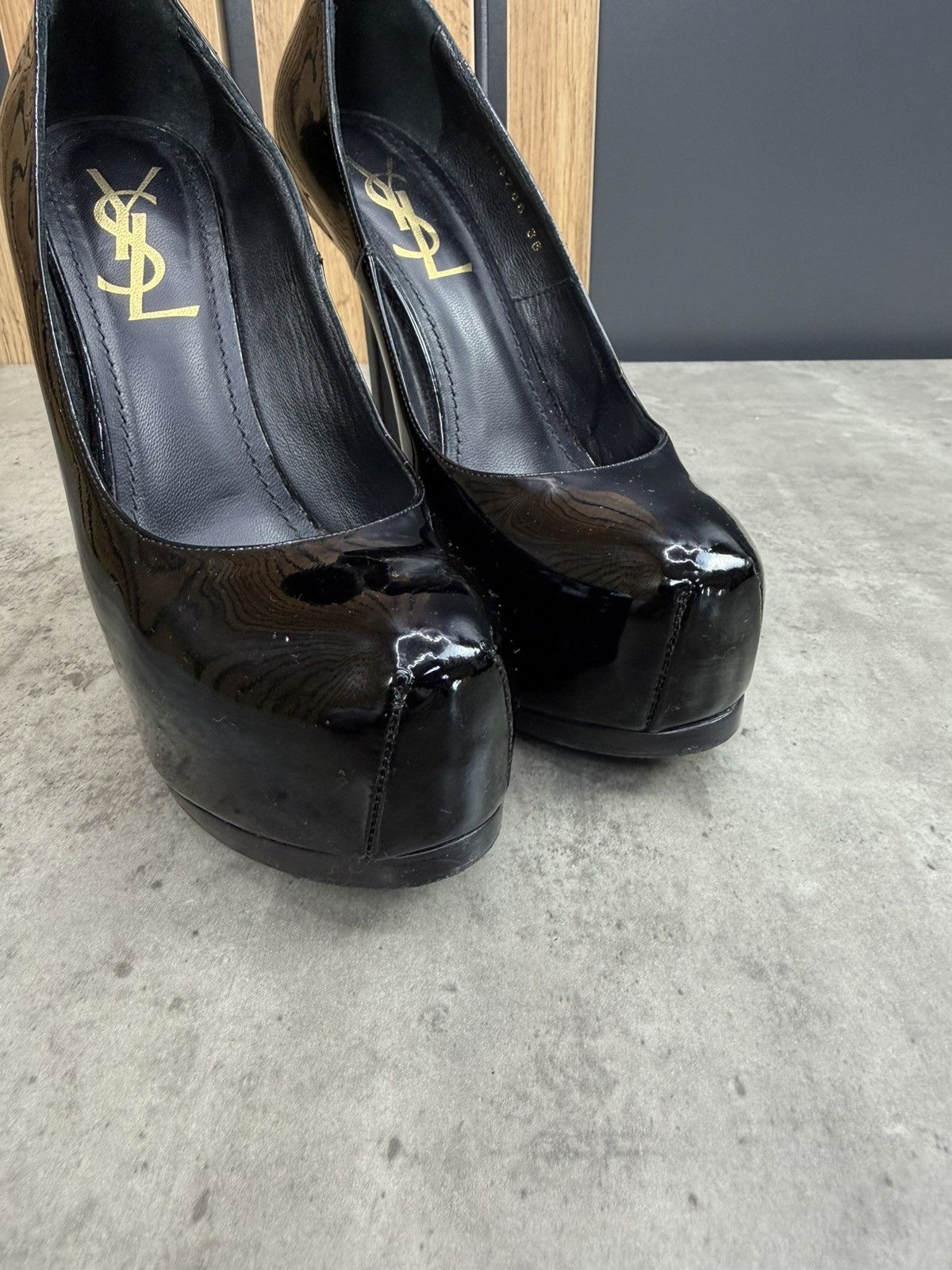 Yves Saint Laurent Yves Saint Laurent Black Patent Platform Heels Size 36 Size US 6 / IT 36 - 6 Thumbnail