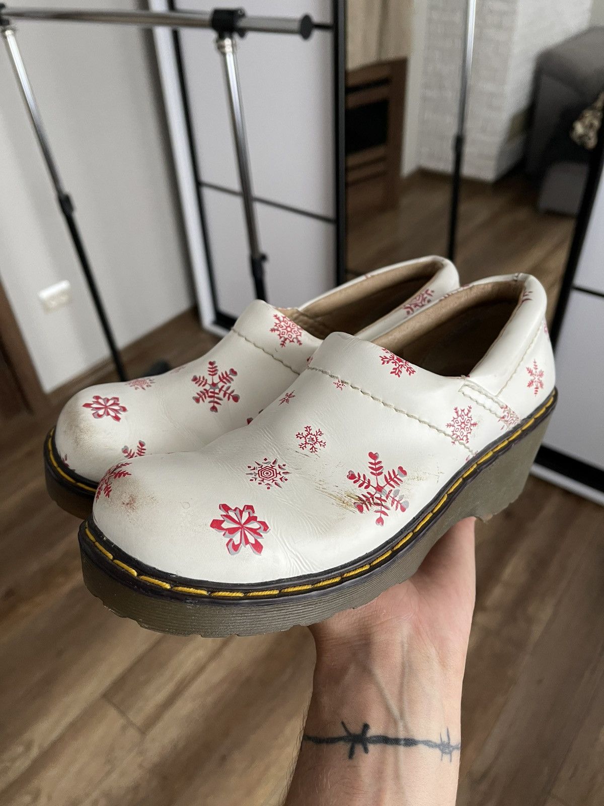 Dr. Martens Dr Martens Snowflake Boots Low Top Size US 6 / IT 36 - 3 Thumbnail