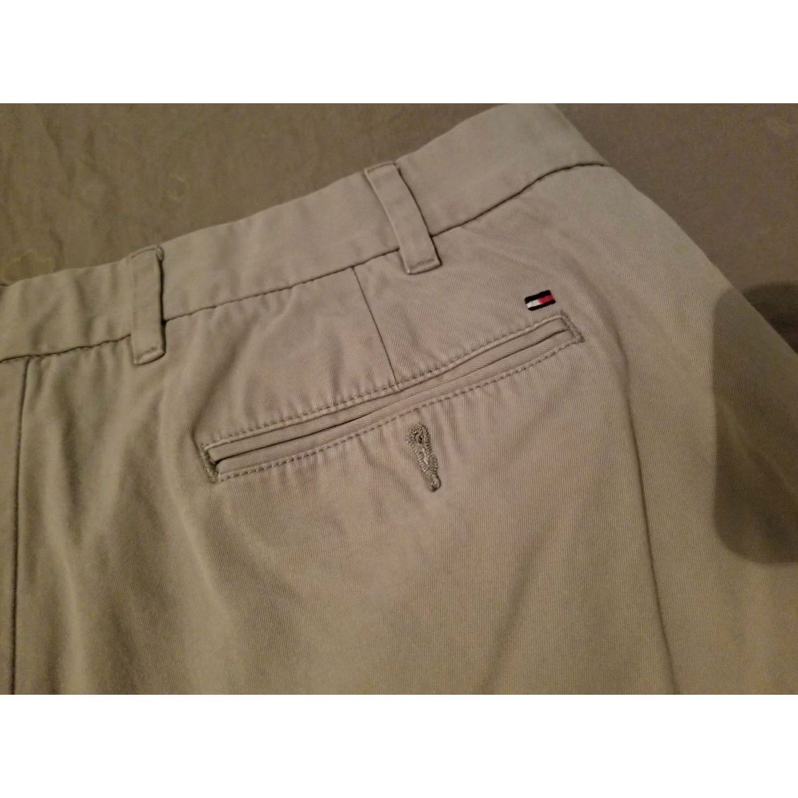 Tommy Hilfiger Tommy Hilfiger Shorts Mens 38 Gray Khaki Cotton Chino Size US 38 / EU 54 - 2 Thumbnail