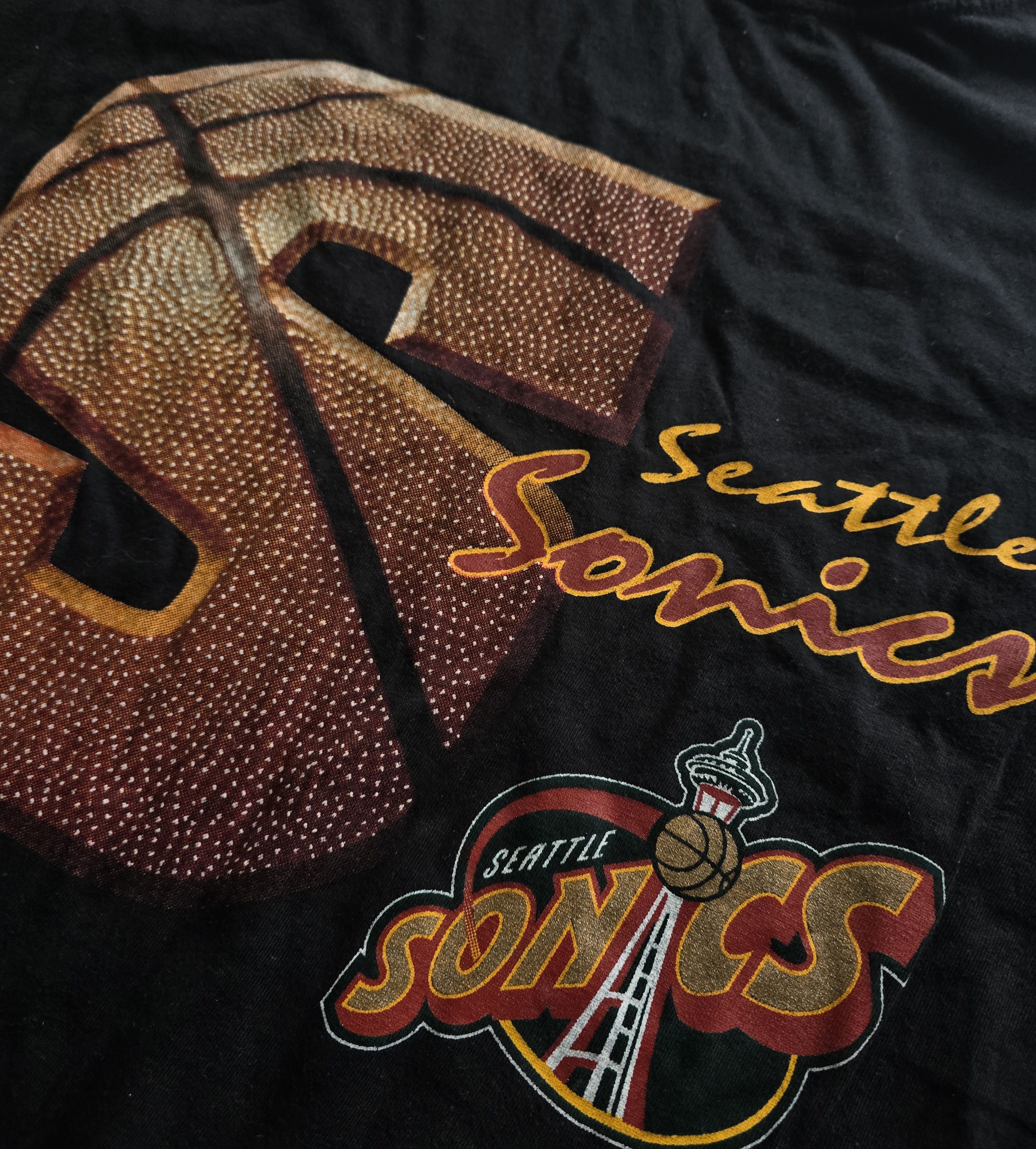 NBA × Nutmeg × Vintage Seattle sonics vintage nutmeg 90's tshirt Size US XL / EU 56 / 4 - 2 Thumbnail