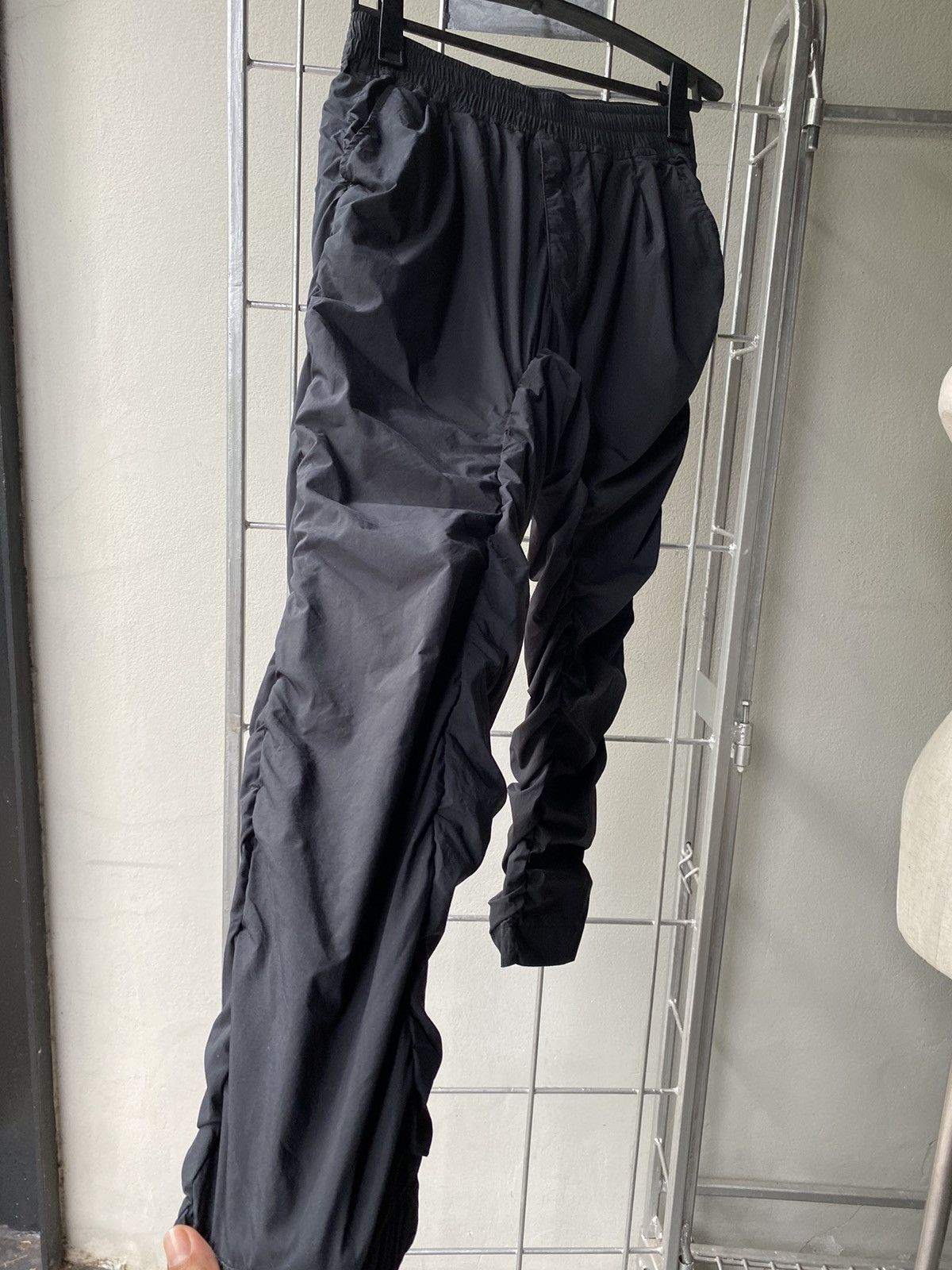 White Mountaineering White Mountaineering Smock Drop Pants Size US 28 / EU 44 - 3 Thumbnail