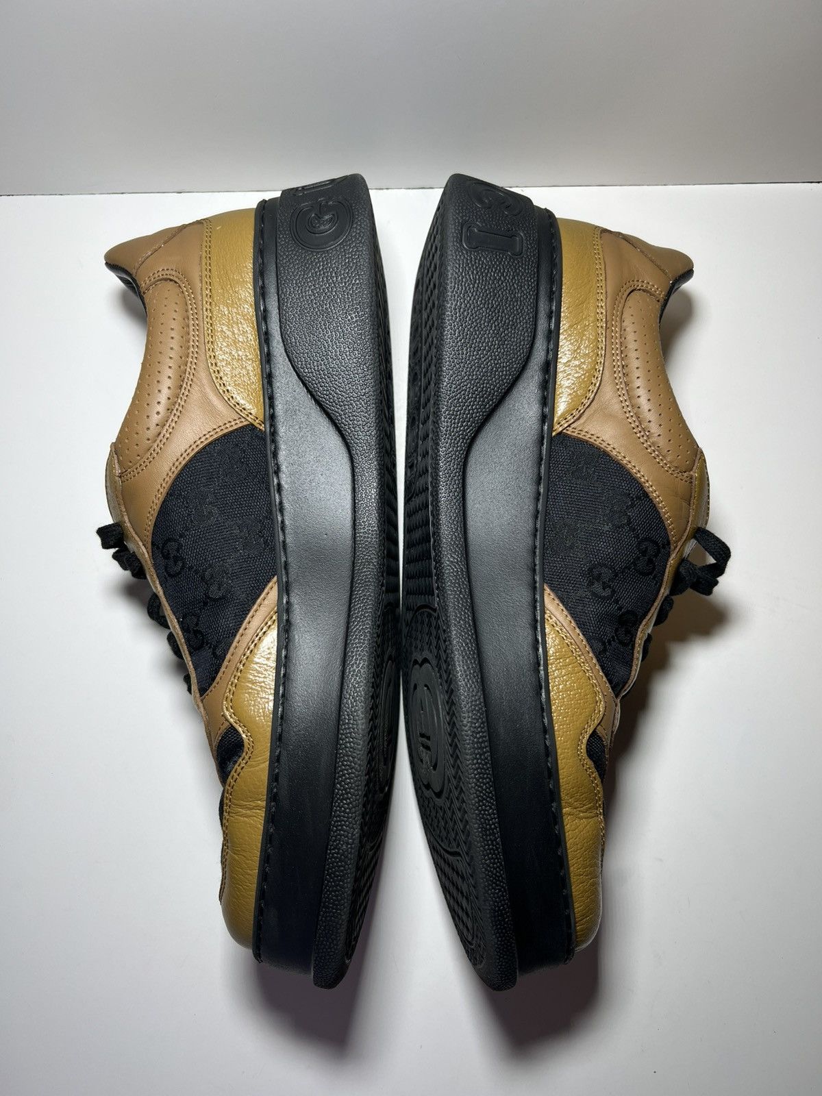 Gucci Gucci GG Supreme Embossed Chunk Low Camel and black leather Size US 13 / EU 46 - 6 Thumbnail