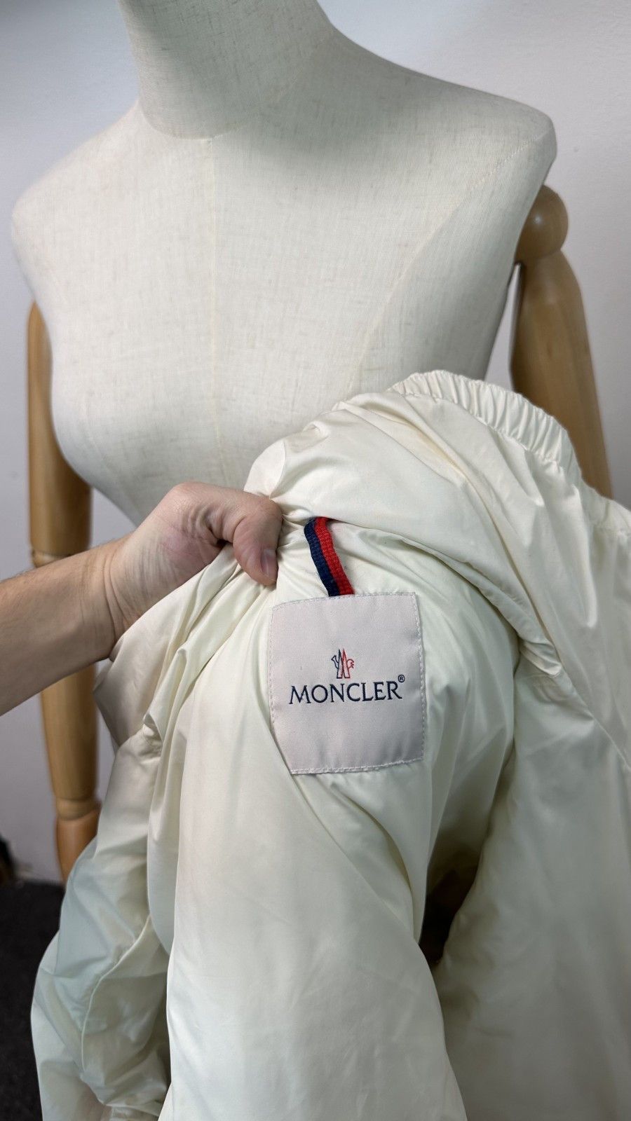 Moncler MONCLER Women's Miriel White Milky Down Jacket Size 3 Size M / US 6-8 / IT 42-44 - 18 Thumbnail