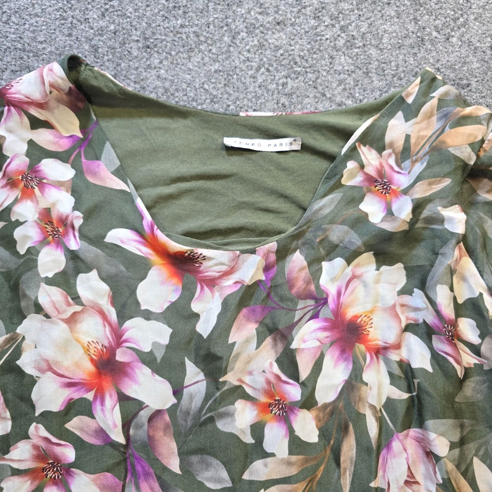 Vintage Tempo Paris Top Womens Medium Green Floral Silk Blend Flare Sleeve Chiffon Casual Classic 3/4 Sleeve Round Neck Size M / US 6-8 / IT 42-44 - 2 Thumbnail