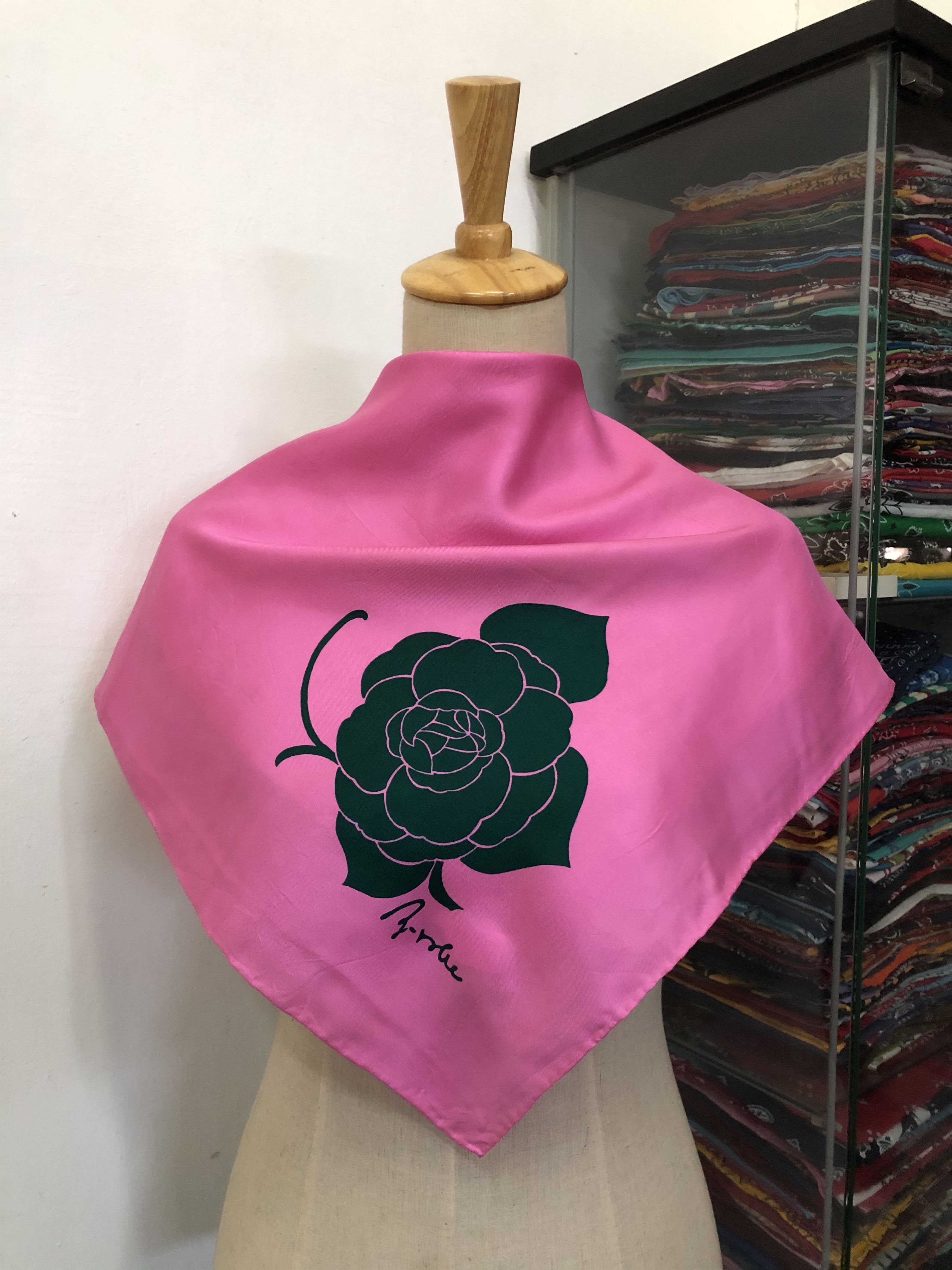 Vintage Vintage Silk Scarf Size ONE SIZE - 1 Thumbnail