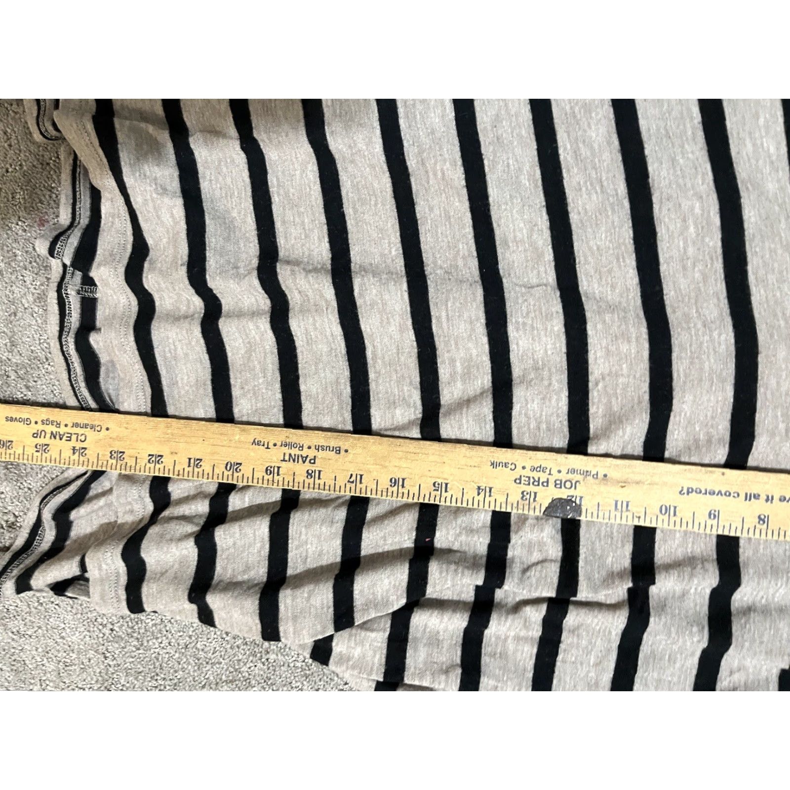 Express EXPRESS Shirt Women XS Gray Striped Long Sleeve V-Neck Size XS / US 0-2 / IT 36-38 - 5 Thumbnail