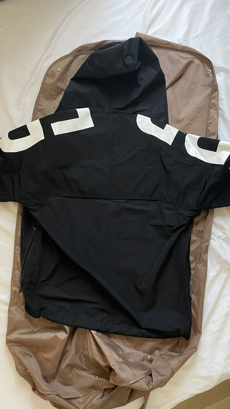Burberry BURBERRY Compton Windbreaker Logo Zip-Up Jacket/Hoodie Size US S / EU 44-46 / 1 - 3 Thumbnail