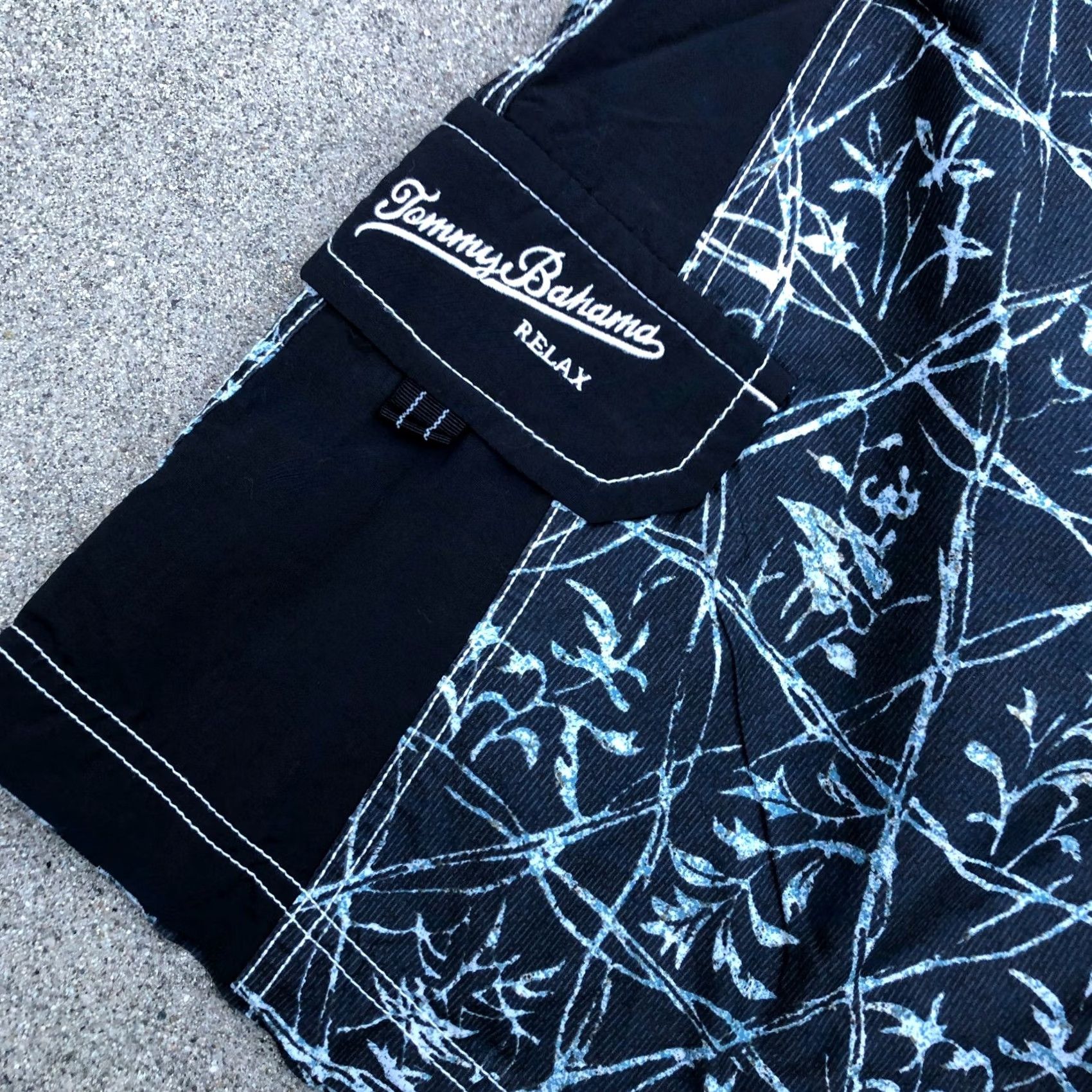 Tommy Bahama TOMMY BAHAMA Relax Board Shorts Men's M Medium Swim Trunks Nylon Bottoms Black Size US 31 - 3 Thumbnail
