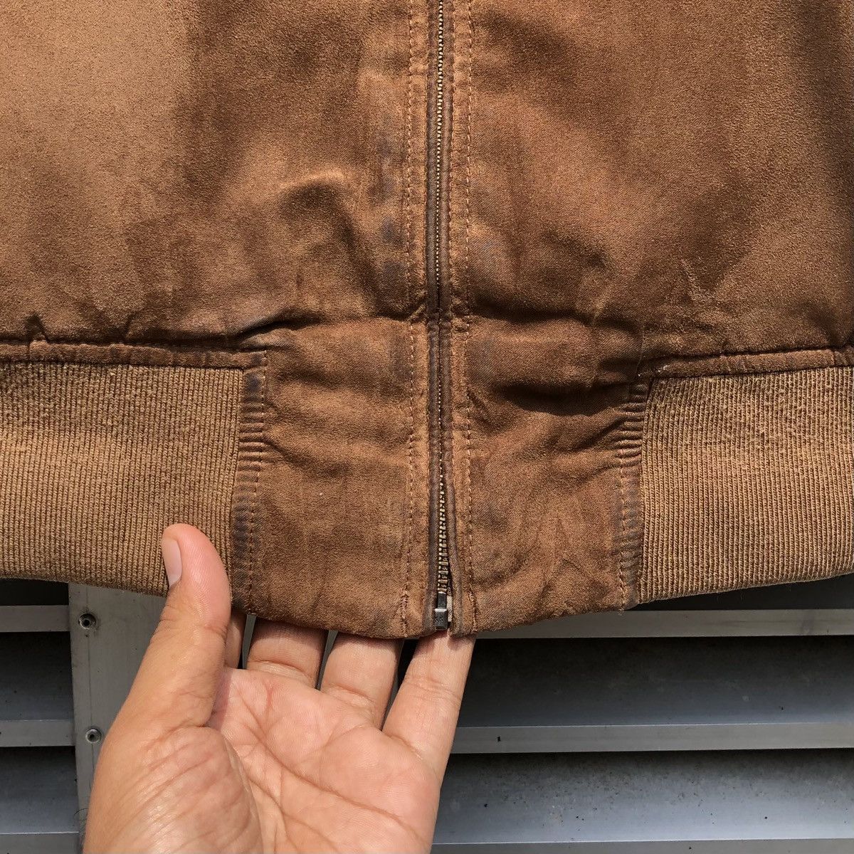 Vintage Uniqlo Suede Ma-1 Bomber Jacket Size US L / EU 52-54 / 3 - 9 Thumbnail