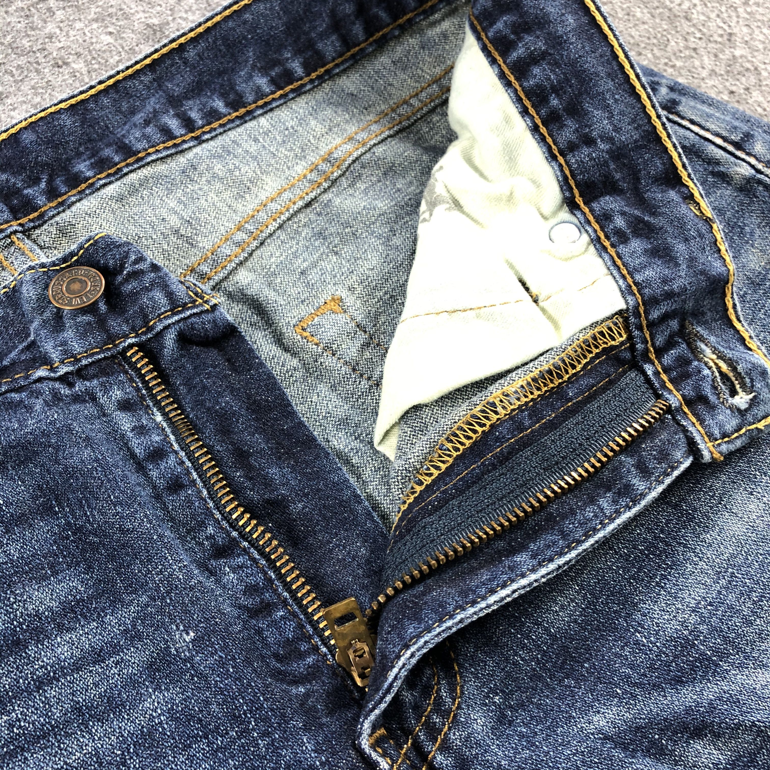 Levi's Vintage Blue Wash Levis 514 Jeans-J2002 Size US 33 - 10 Thumbnail