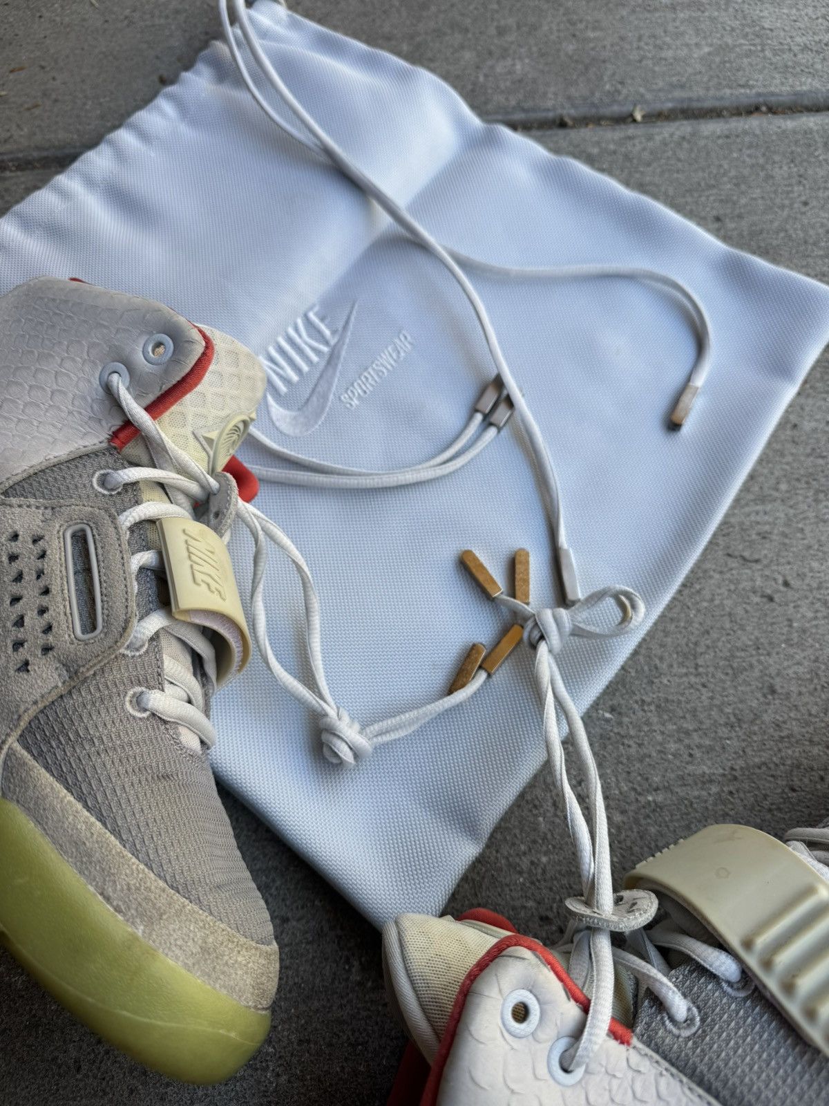 2012) NIKE AIR YEEZY 2 PURE PLATINUM SIZE 8 KANYE WEST, image size:1200x1600