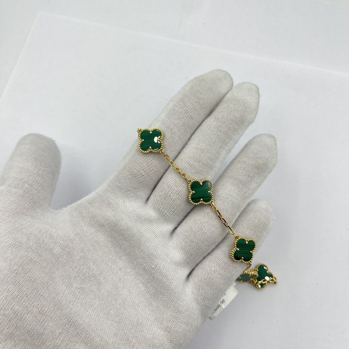 Van Cleef & Arpels 18k Yellow Gold Van Cleef Bracelet with Green Onyx