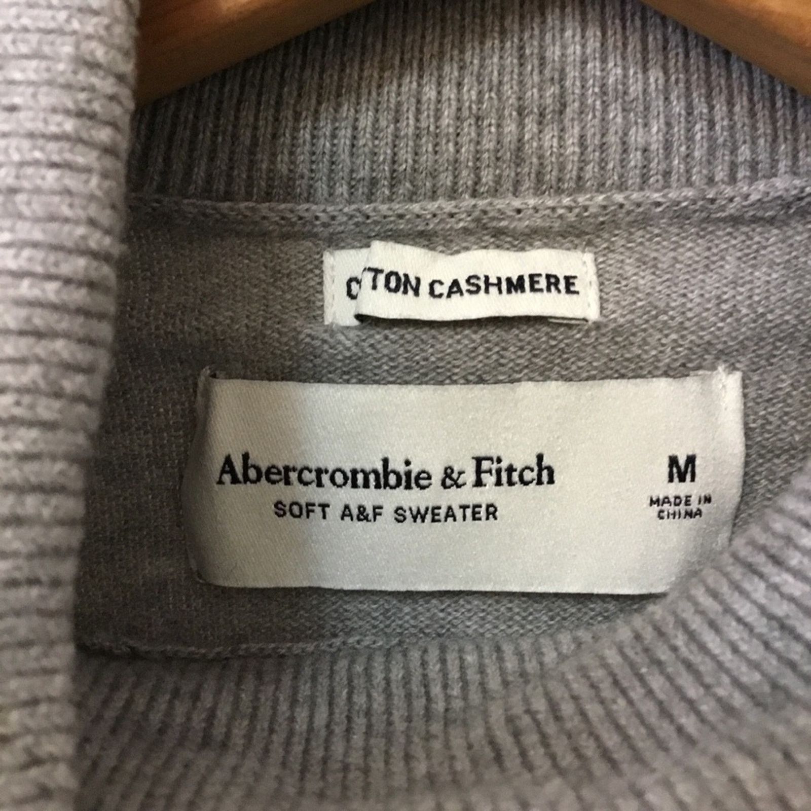 Abercrombie & Fitch Abercrombie & Fitch Gray Cotton/Cashmere Turtleneck Sweater Size M / US 6-8 / IT 42-44 - 3 Thumbnail