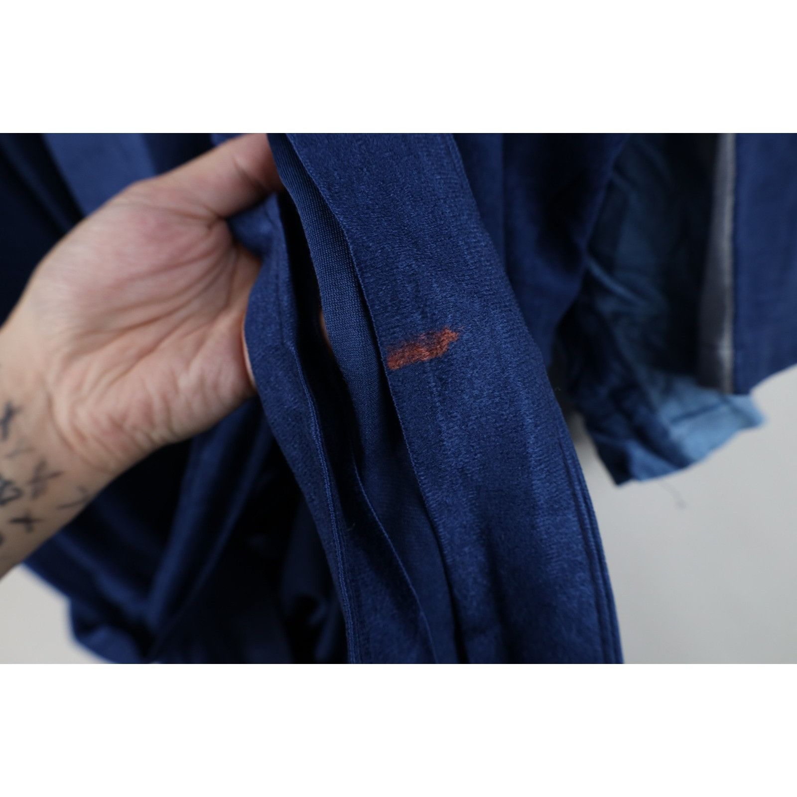 Vintage Vintage 70s Streetwear Distressed Striped Velour Robe Size US L / EU 52-54 / 3 - 13 Thumbnail