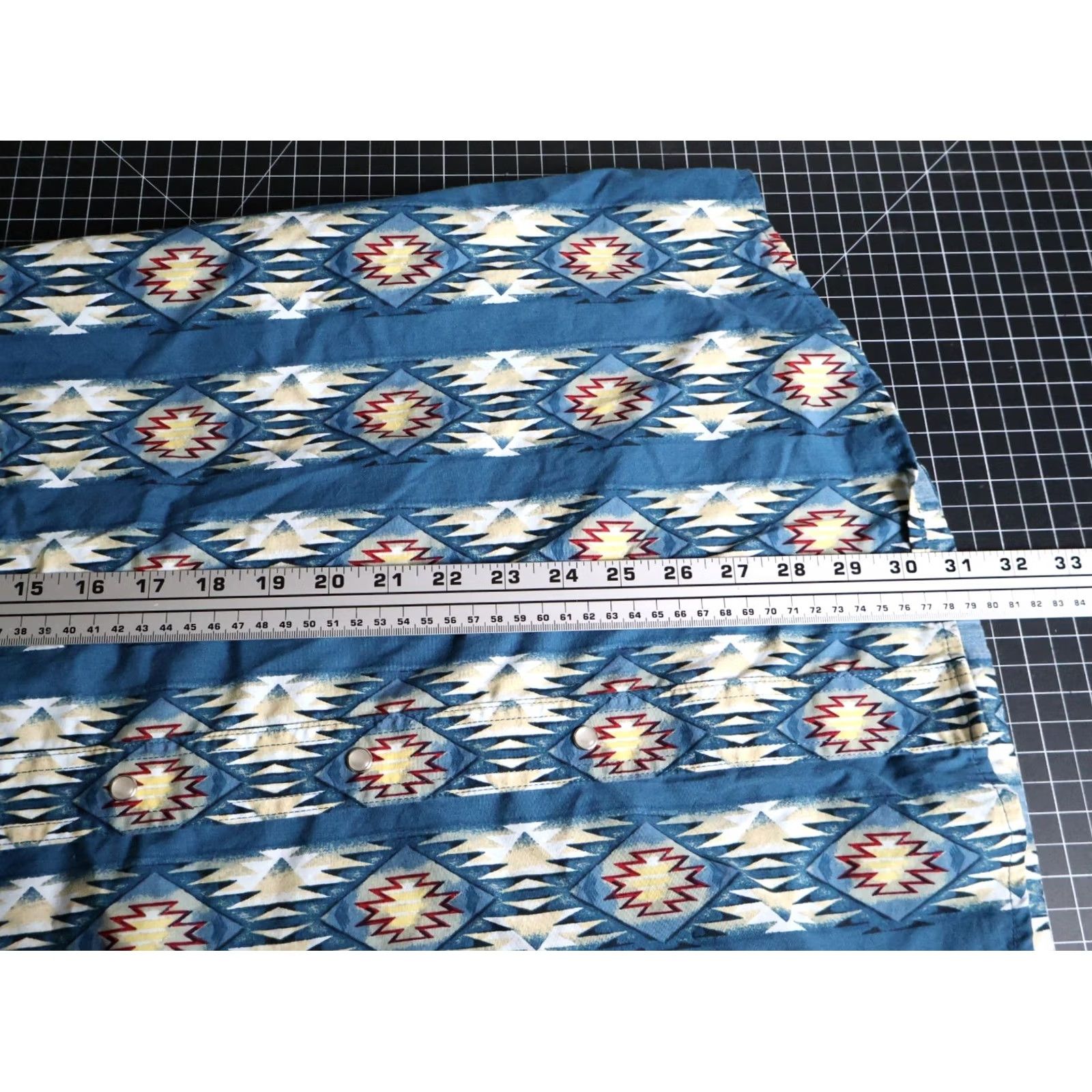 Wrangler VINTAGE Wrangler Western Shirt Men's Large Blue Aztec Pattern Navajo Southwestern Shirt Size US L / EU 52-54 / 3 - 6 Thumbnail