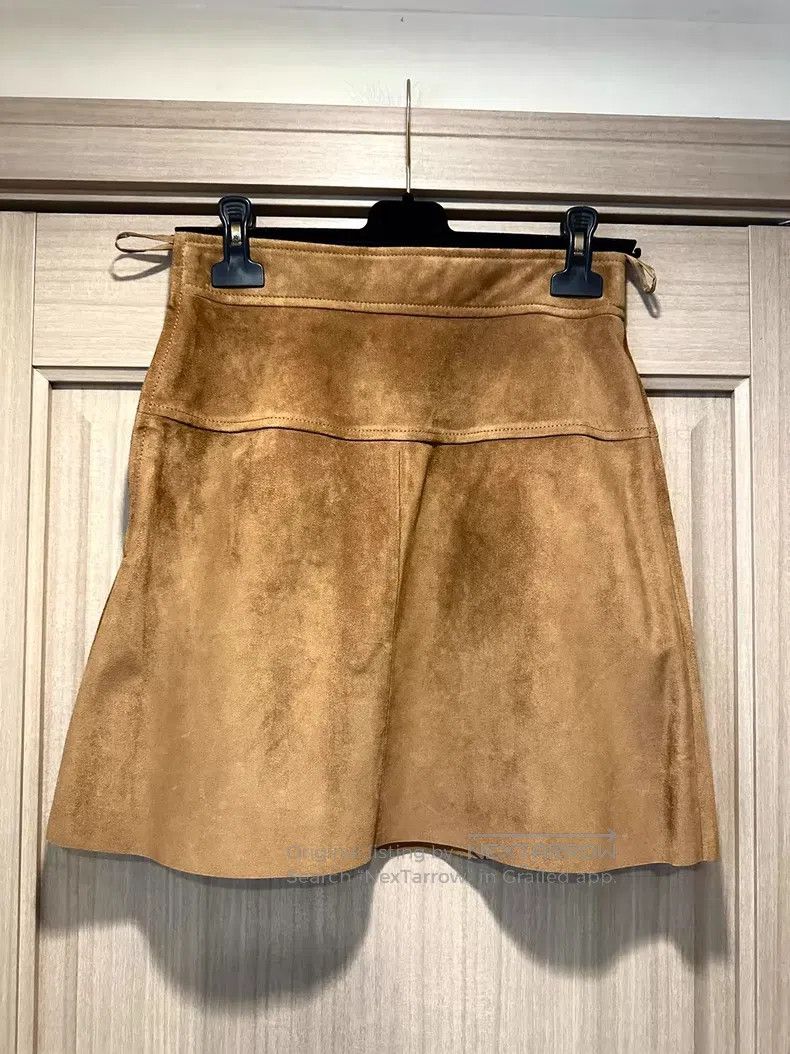 Prada Prada Cowhide skirt Size 25" / US 0 / IT 36 - 2 Thumbnail