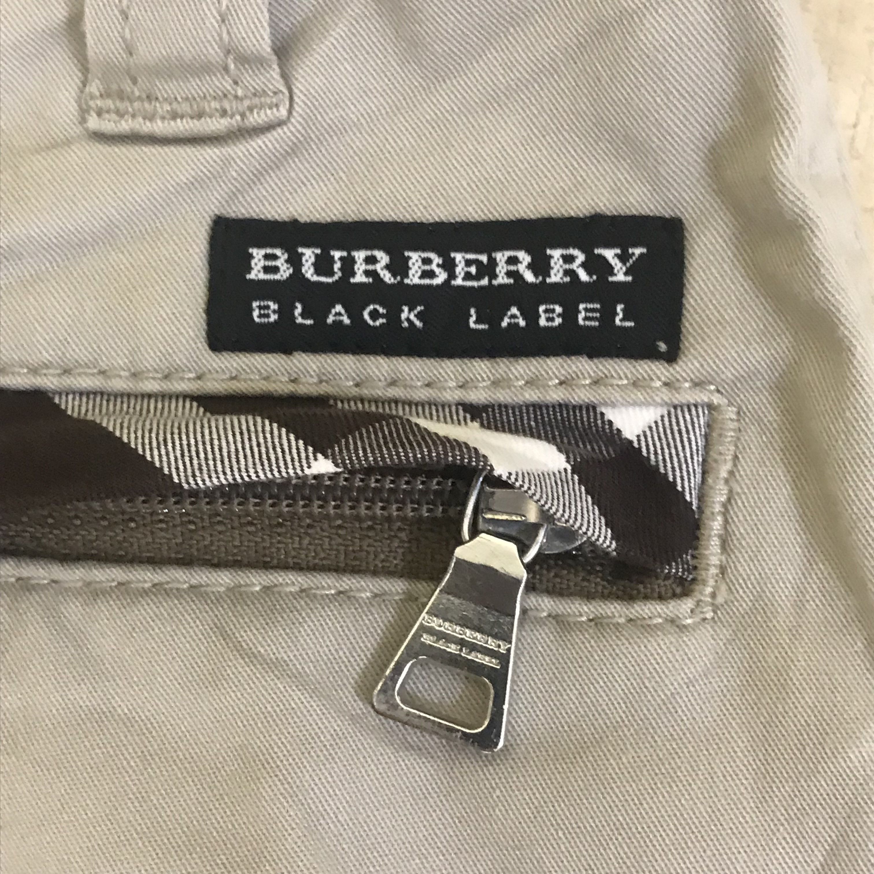 Burberry X262 BURBERRY BLACK LABEL UTILITY CARGO SHORT PANTS Size US 32 / EU 48 - 2 Thumbnail