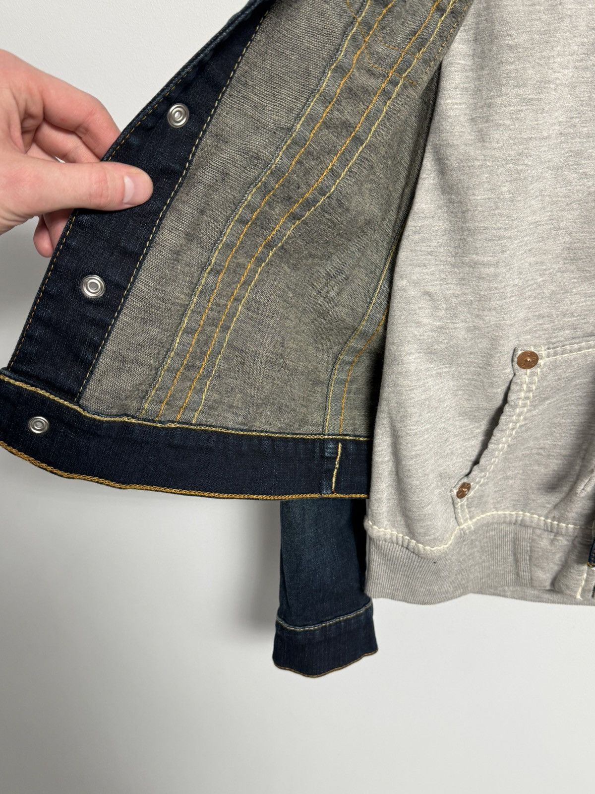 True Religion True Religion Distressed Denim Hooded Jacket size Women’s L Size L / US 10 / IT 46 - 11 Thumbnail