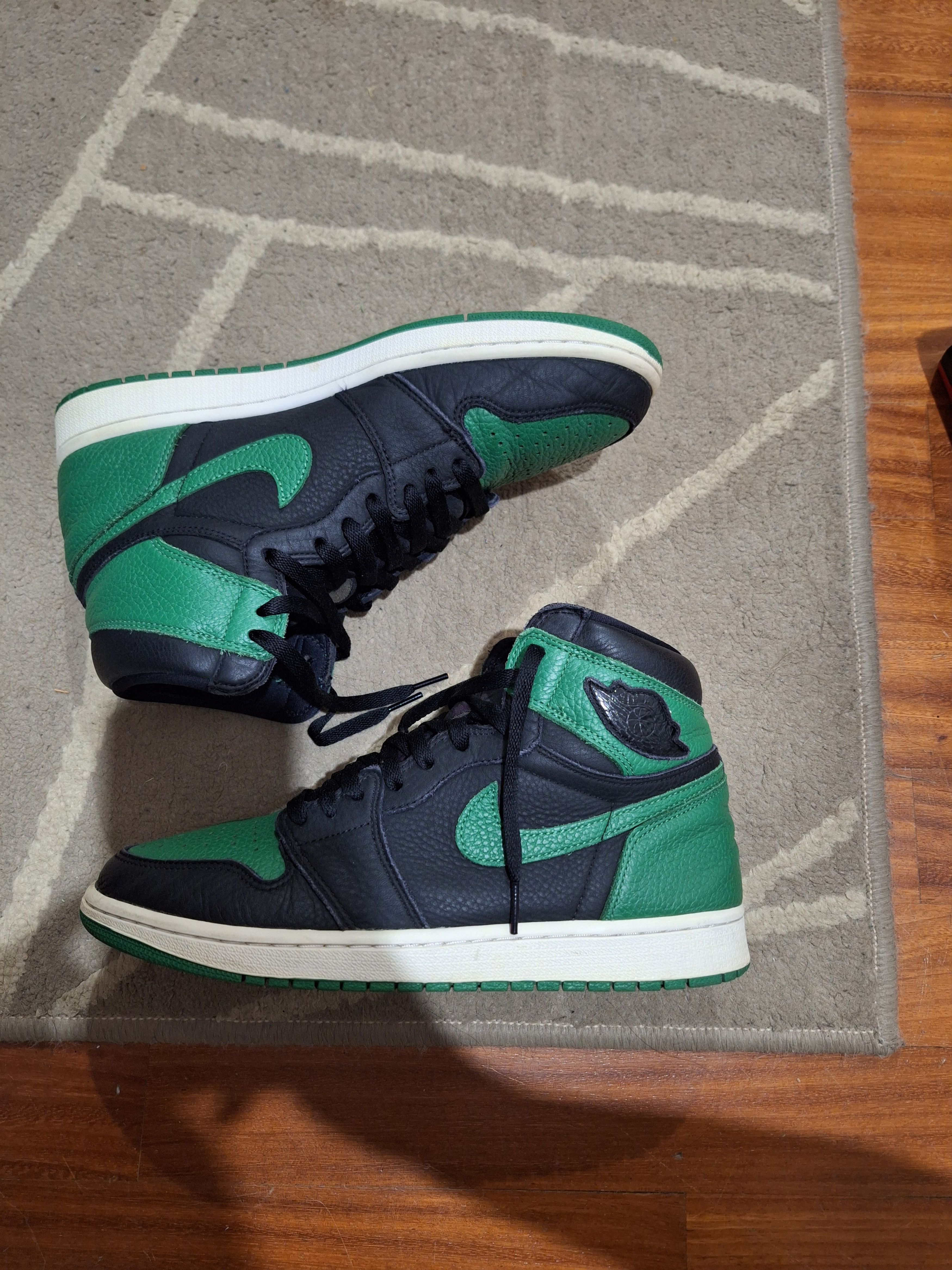 Jordan Brand Air Jordan 1 High Pine Green Size US 11 / EU 44 - 2 Thumbnail