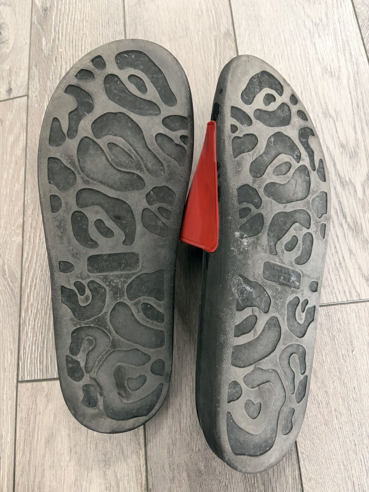 Alexander McQueen Alexander McQueen Pool Slides Size US 11.5 / EU 44-45 - 9 Thumbnail