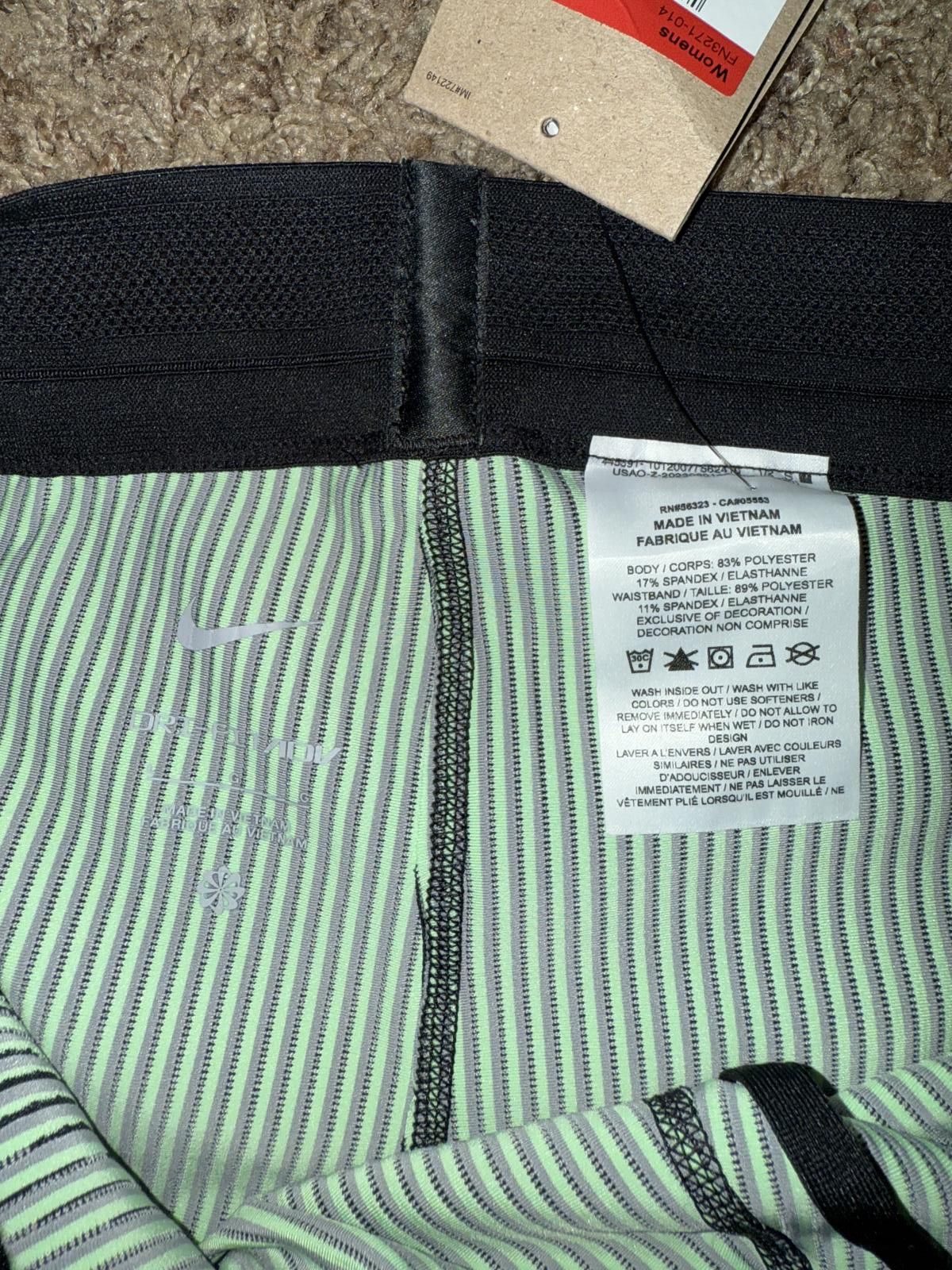 Nike Nike Women’s Aeroswift Dri-Fit ADV Green/Black Shorts Sample Size 36" / US 14 / IT 50 - 9 Thumbnail