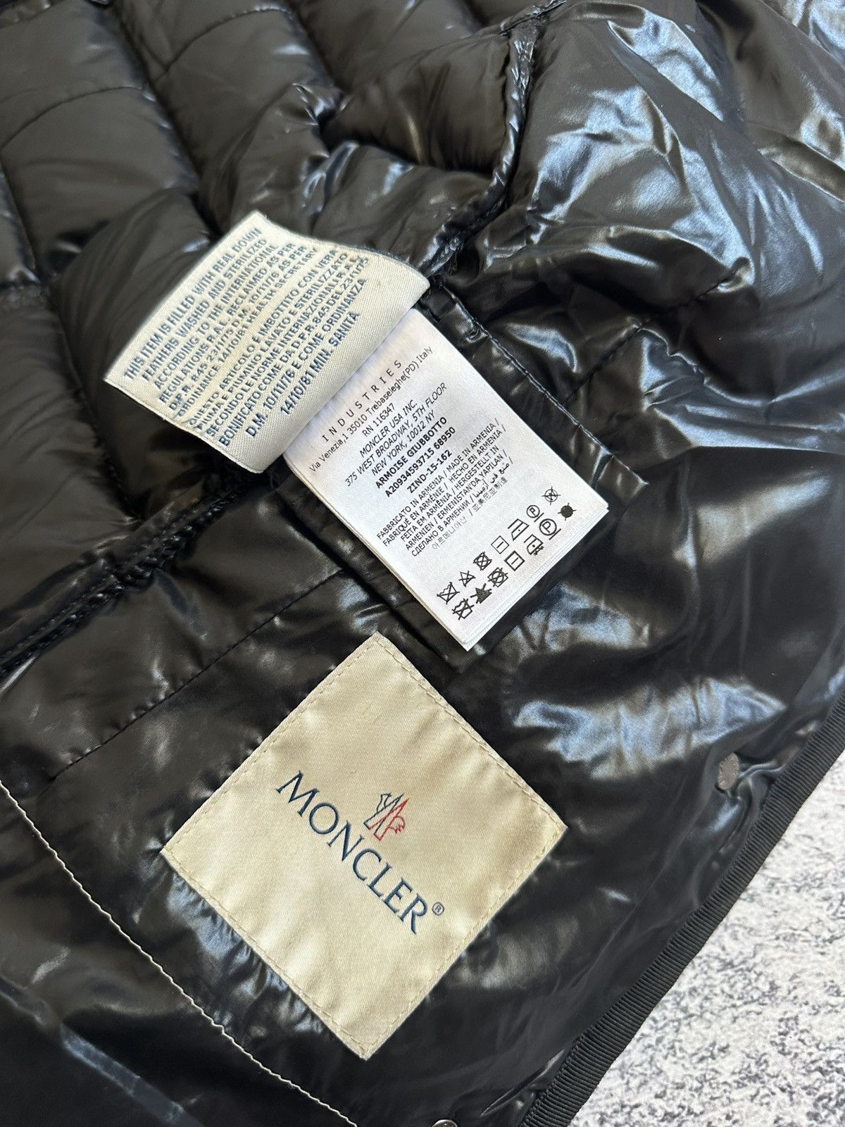 Moncler MONCLER ARMOISE GIUBBOTTO ARMOISE Short JACKET Size XS / US 0-2 / IT 36-38 - 17 Thumbnail