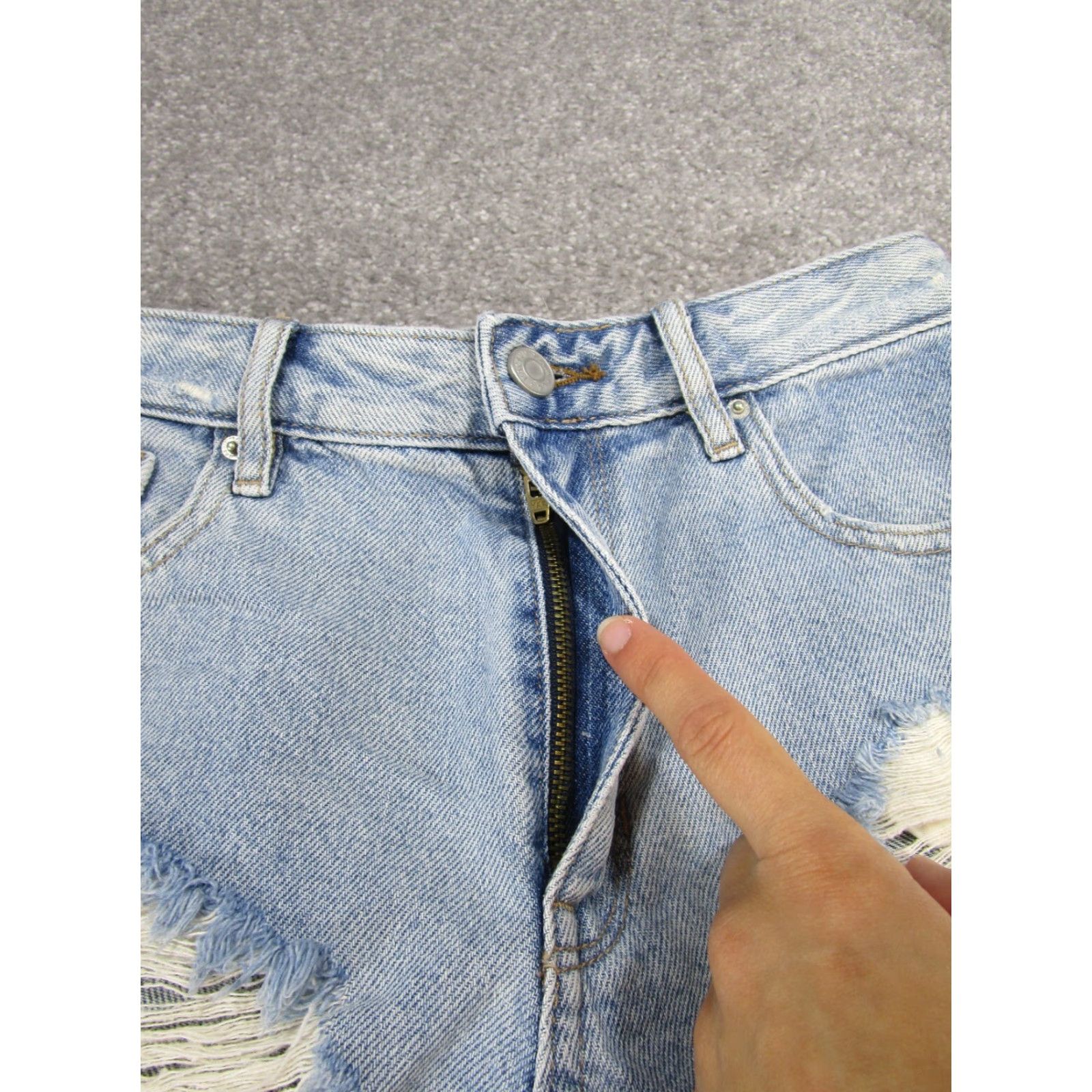Pacsun Pacsun Womens 25 High Rise Festival Light Wash Denim Cut Offs Ripped NEW Shorts Blue Size 25 PacSun Festival Womens Cut-Off Denim Shorts Size 42" / US 20 - 2 Thumbnail