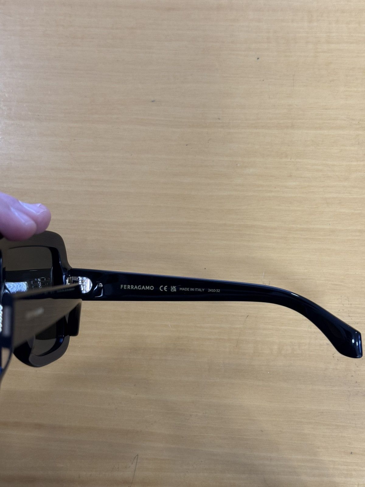 Salvatore Ferragamo Ferragamo Sunglasses SF2061SE 001 Size ONE SIZE - 6 Thumbnail