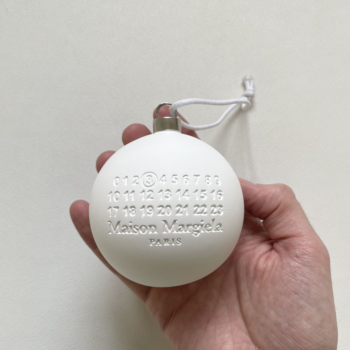 Maison Margiela White Porcelain ‘Christmas Tree Bauble’ Size ONE SIZE - 6 Thumbnail