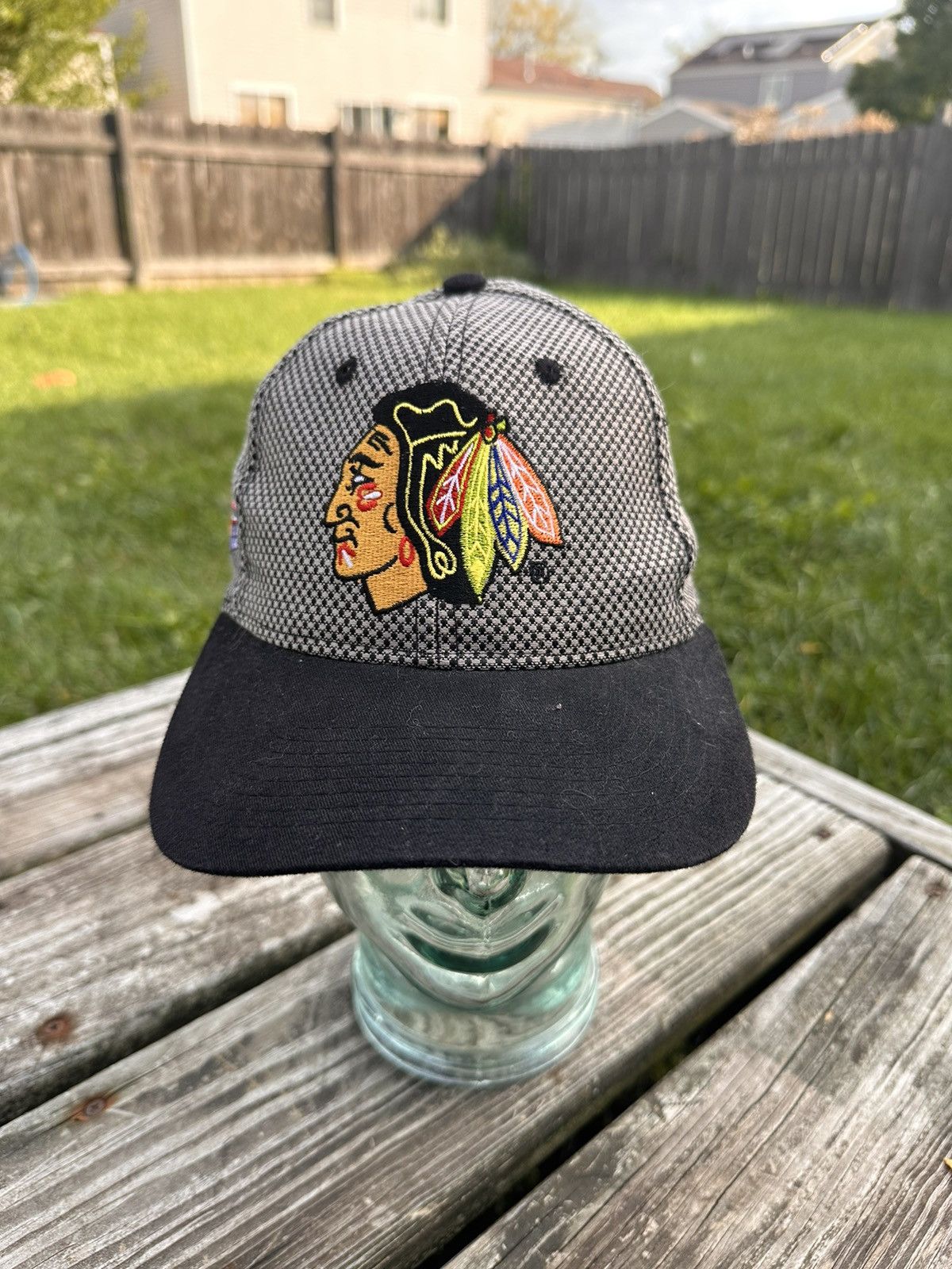 NHL × Vintage Vintage Chicago Blackhawks Hat Size ONE SIZE - 1 Thumbnail