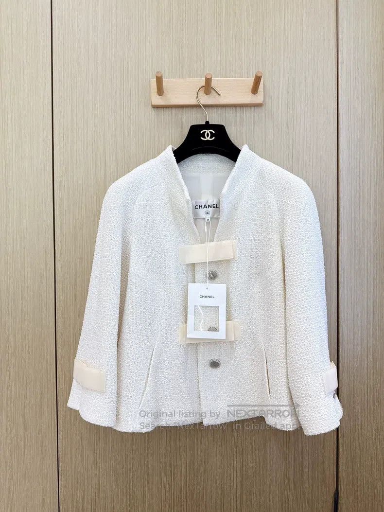 Chanel Chanel Data Centre Series Beige Velcro Small Fragrance Twe Size XS / US 0-2 / IT 36-38 - 1 Thumbnail
