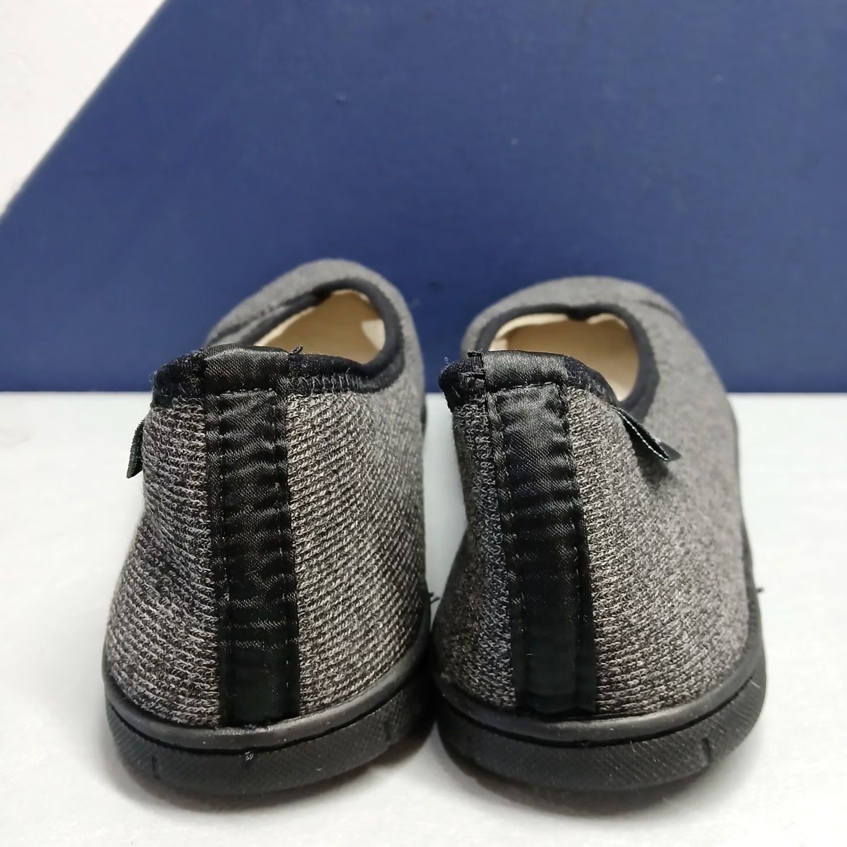 Vintage Wishcotton Womens Size 8 Slippers Black Gray Comfort Slip On Casual Knit Slippers Size ONE SIZE - 5 Thumbnail